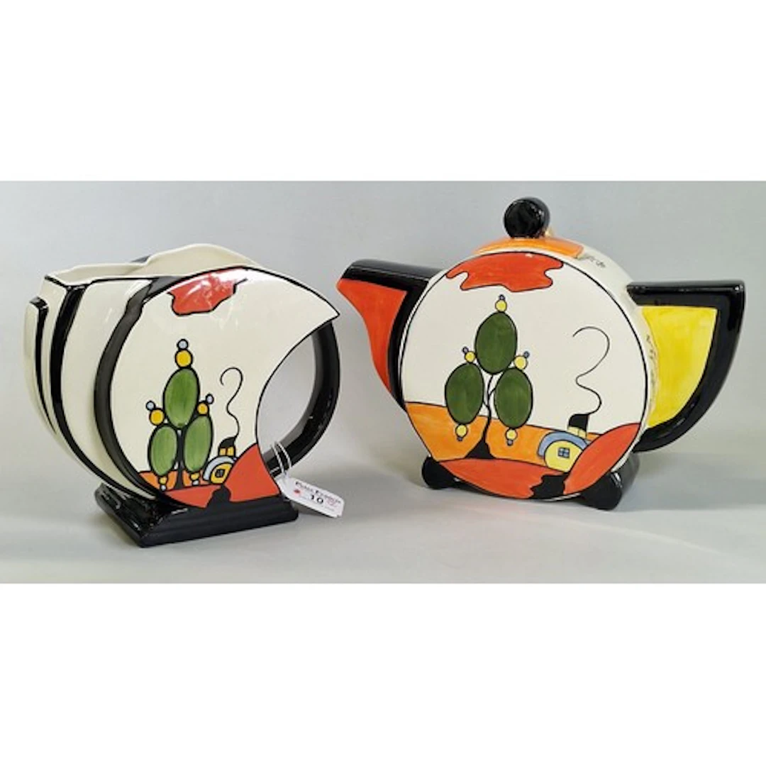 Lorna Bailey, Art Deco style ceramic teapot in the the 'Mars...