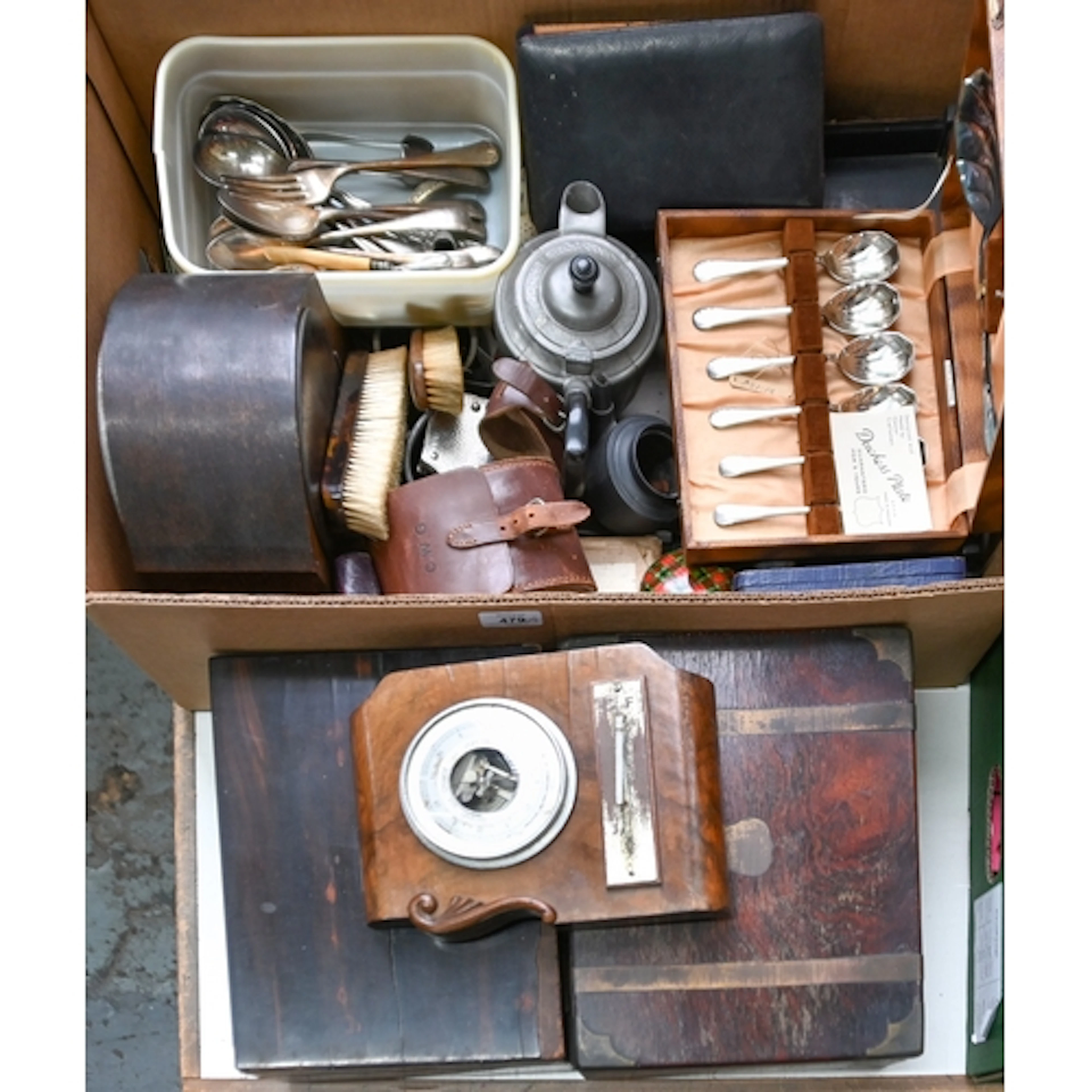 Miscellaneous bygones, Victorian and later, to include brass...