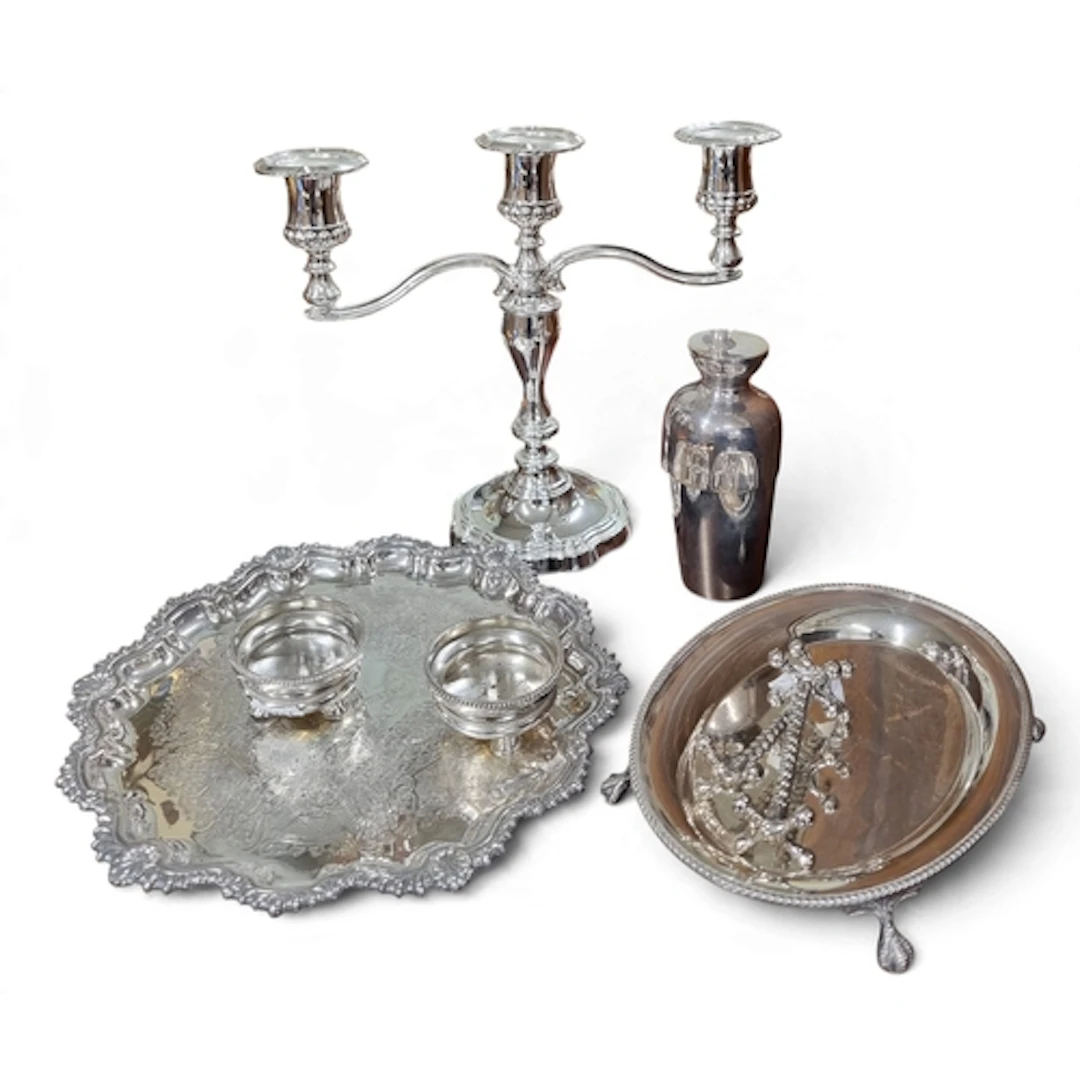 A large quantity of Silverplate to include a large soup terr...