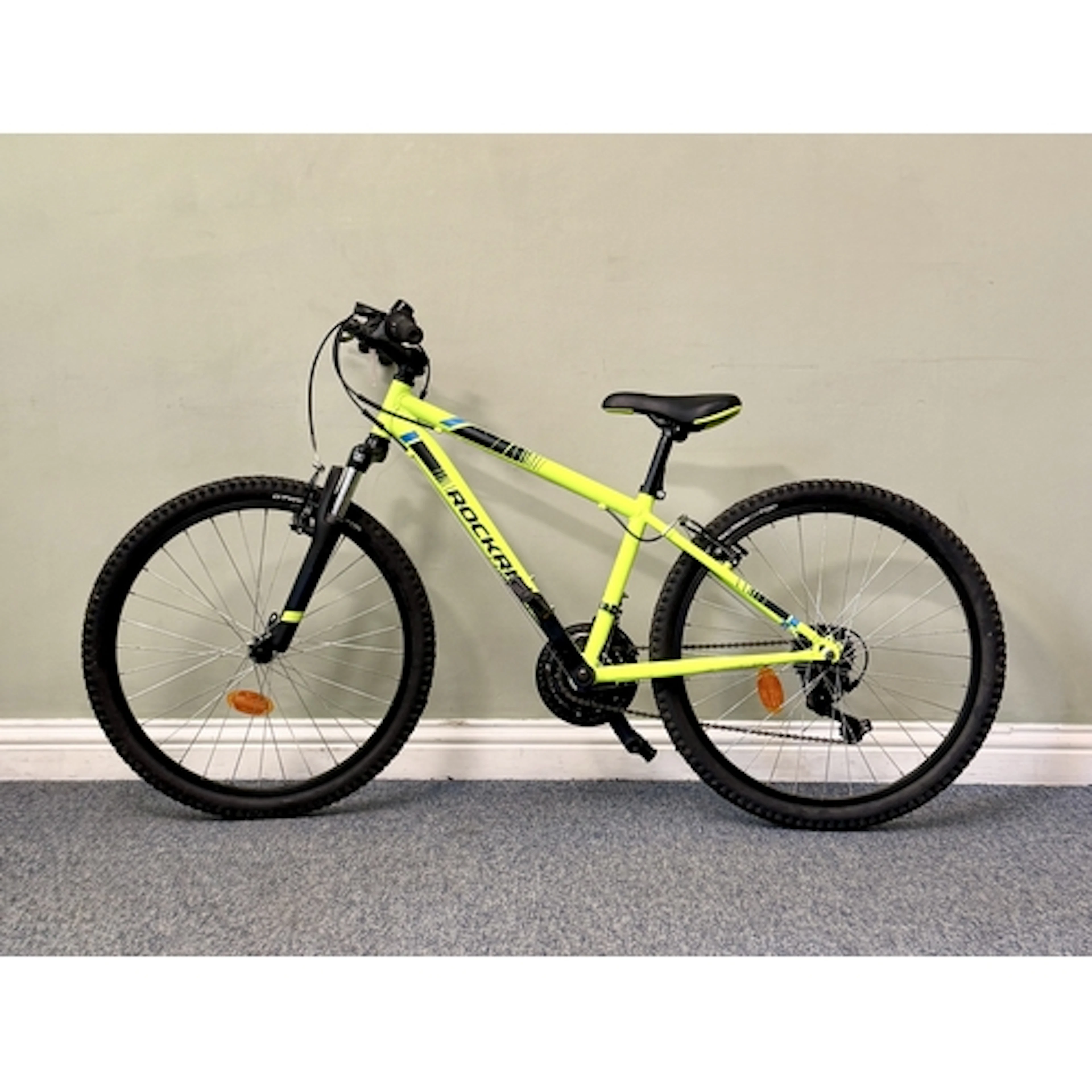 A boy's Rockrider ST500 Sport Trail front suspension mountai...