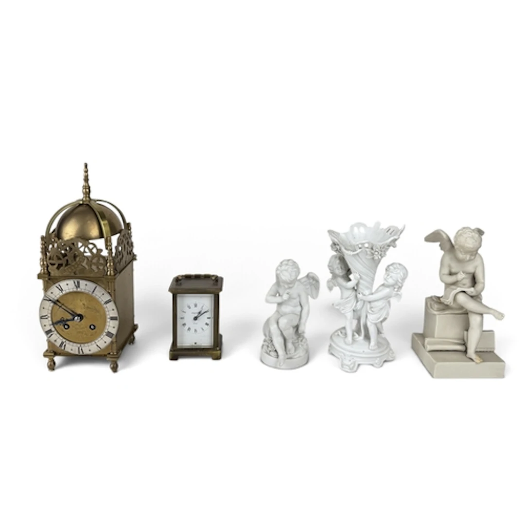 A REPRODUCTION 17TH CENTURY STYLE BRASS LANTERN CLOCK With F...