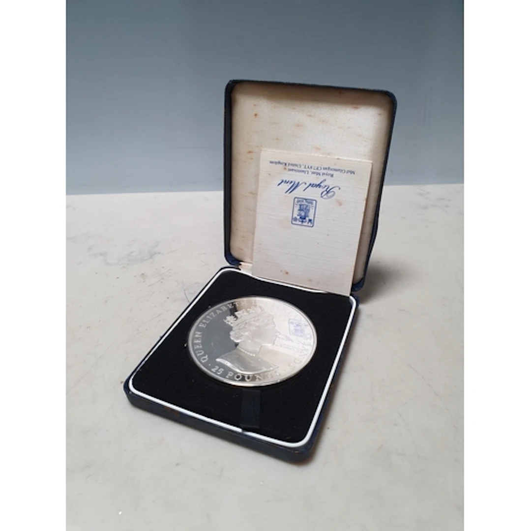 Falkland Islands 1986 silver proof 25 Pounds in case of issu...