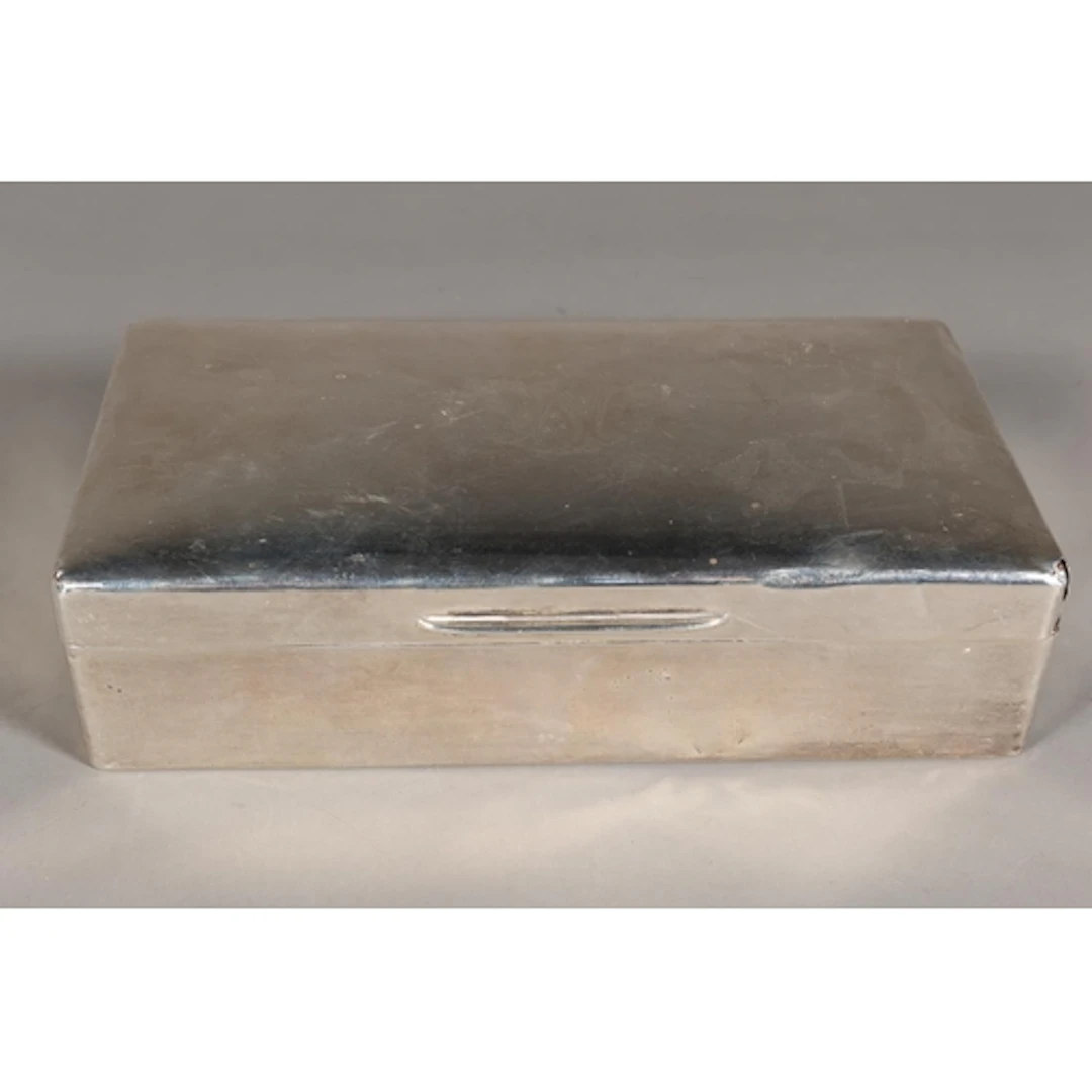 Silver table cigarette box with wood lined interior, 440g gr...