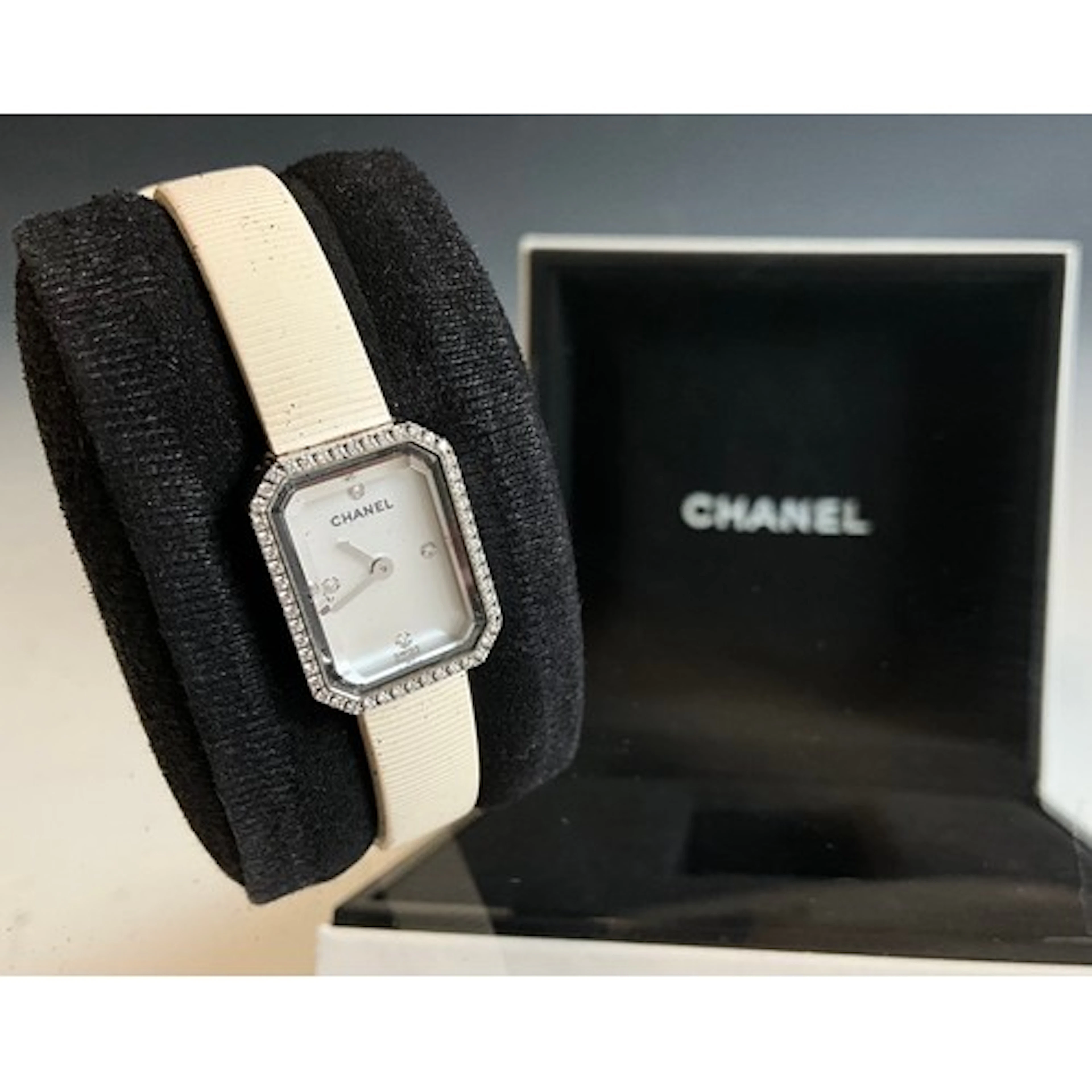 Chanel -a stainless steel Premier diamond lady's wristwatch,...