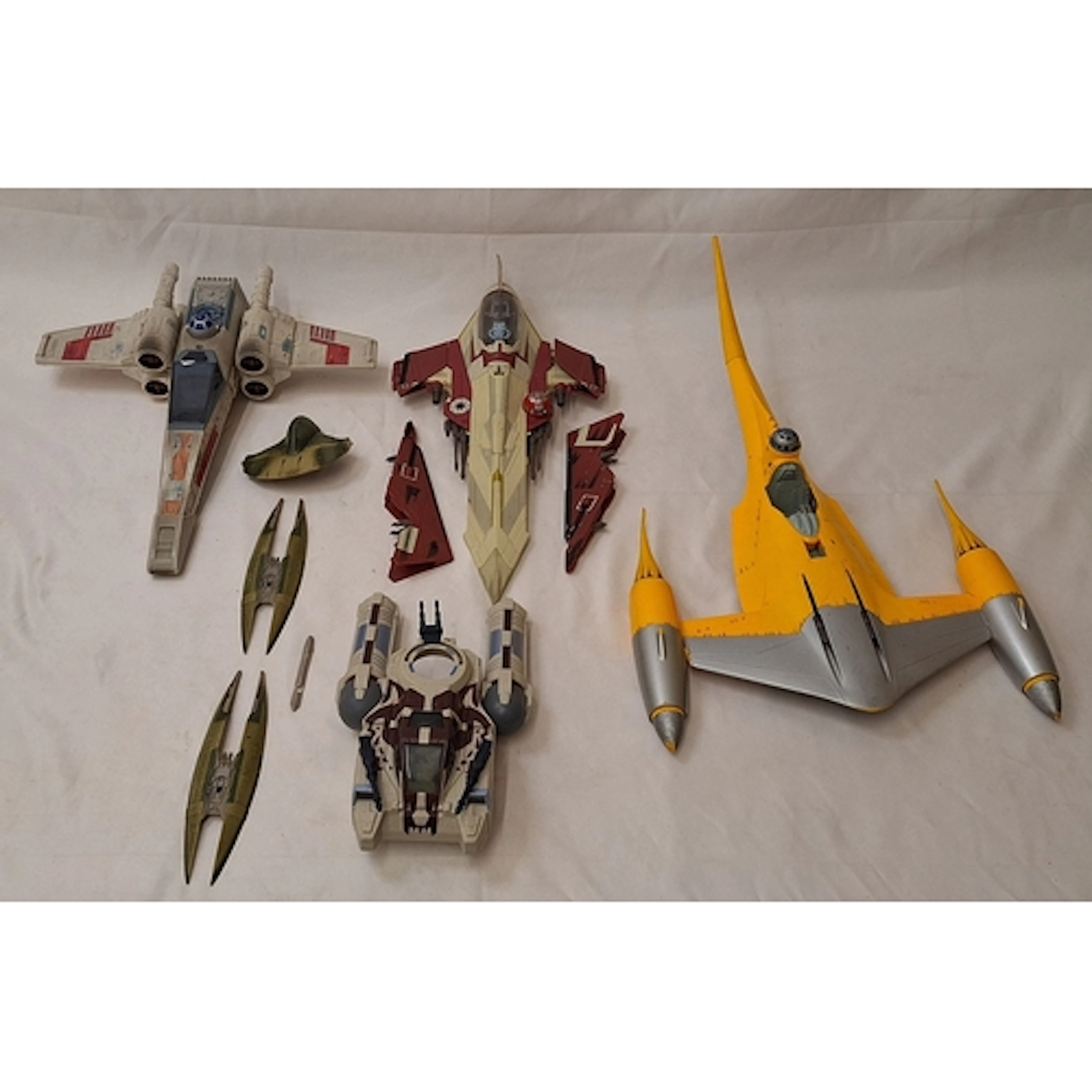 Vintage Star Wars Aircraft incl. Hasbro 1998 Lucas Film Ltd....