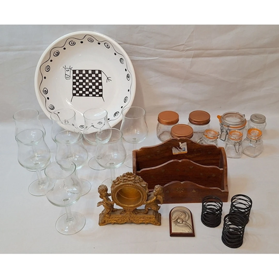 Set of 8 Stemmed Ale Glasses, large white with black decorat...