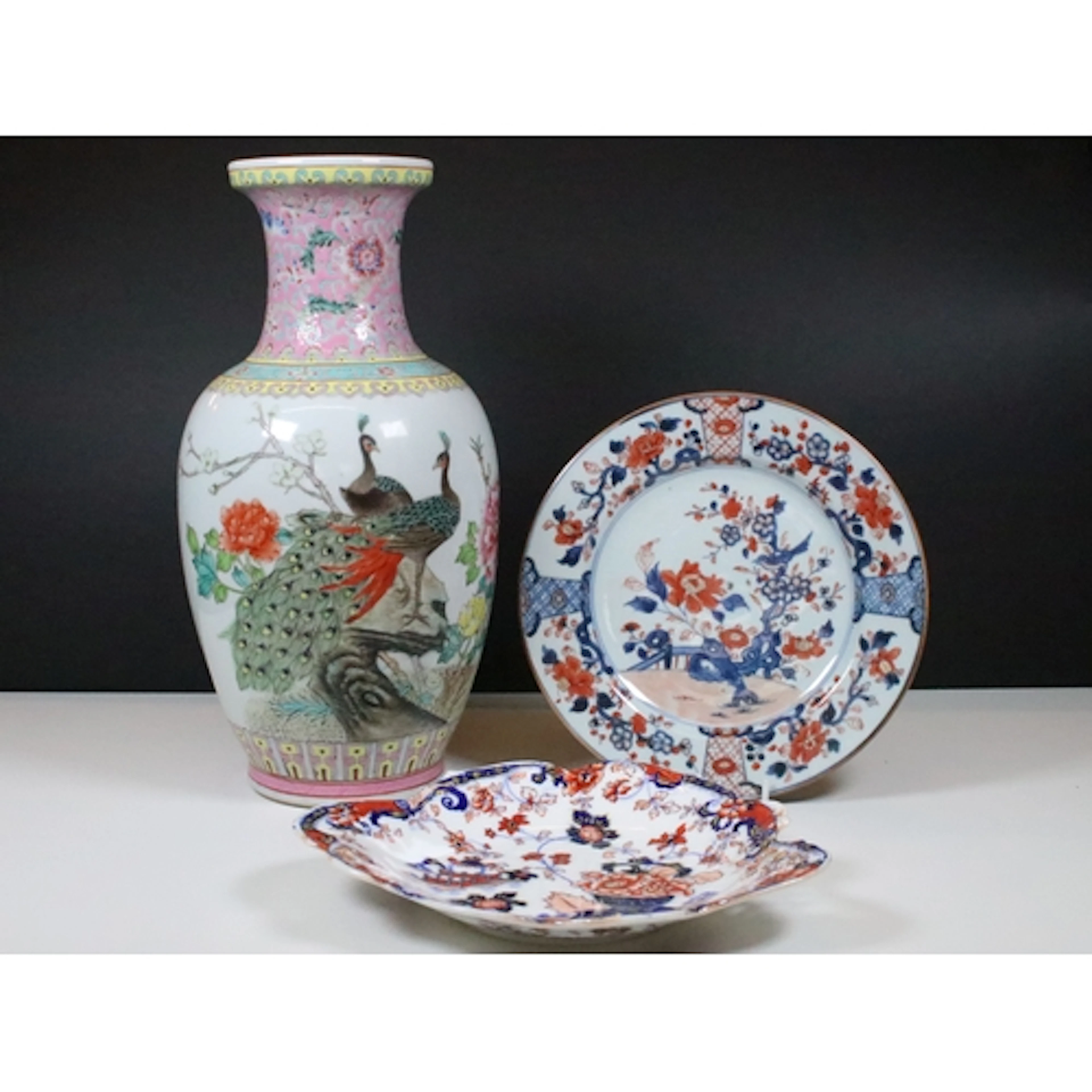 18th century Chinese export porcelain plate, decorated in th...