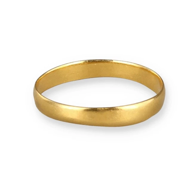 A 22 CARAT GOLD WEDDING BAND Weight: 1.5gms