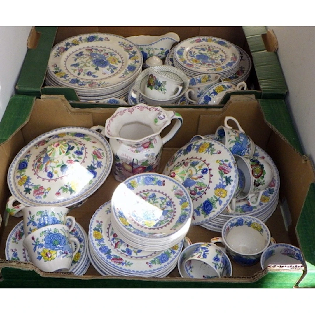 A qty of Mason's 'Regency' tableware (2)