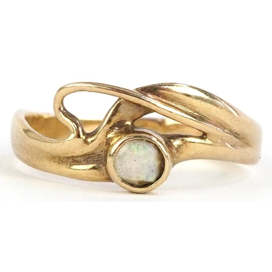 Modernist 9ct gold opal ring, size P, 2.3g.