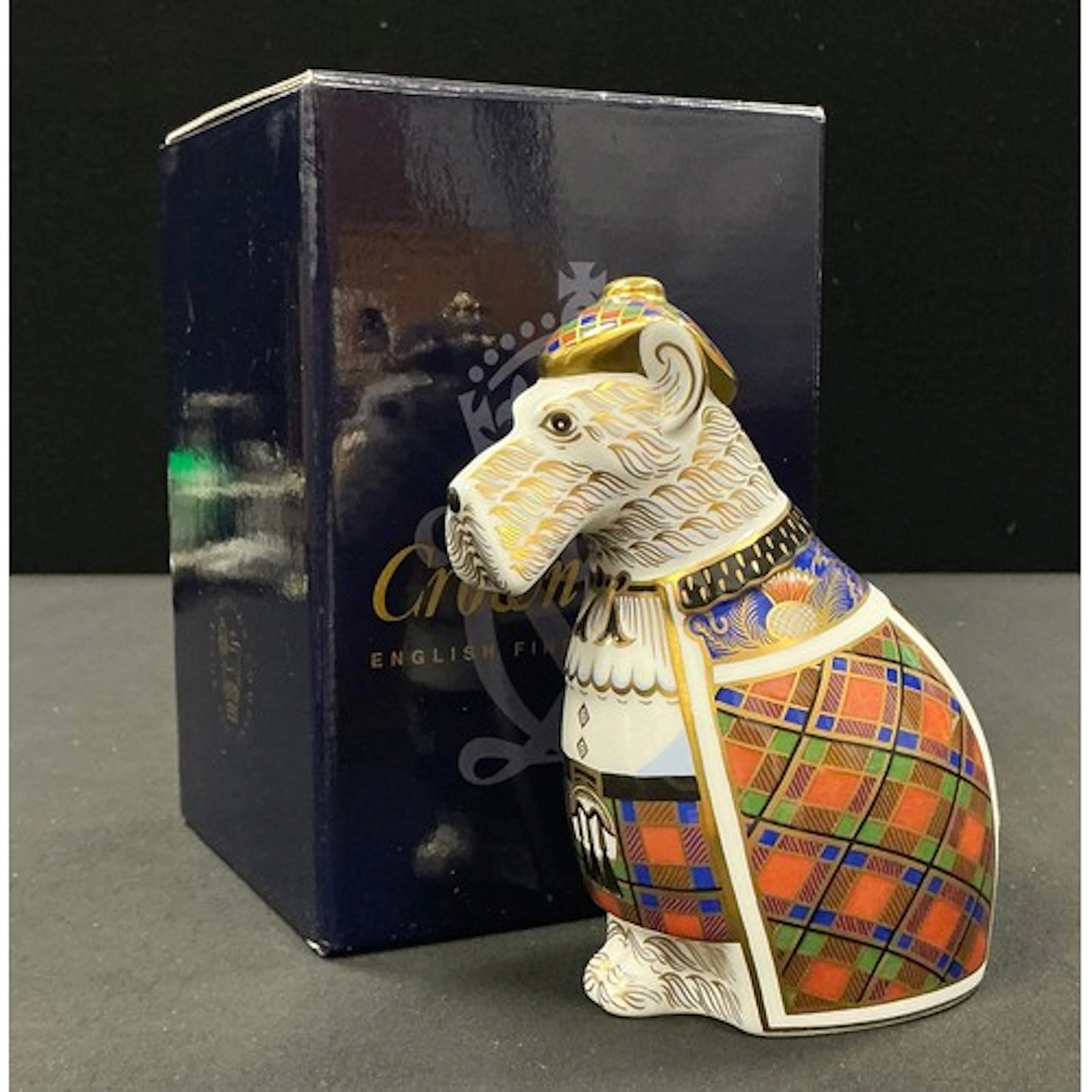 A Royal Crown Derby paperweight, Scottish Terrier, 14cm wide...