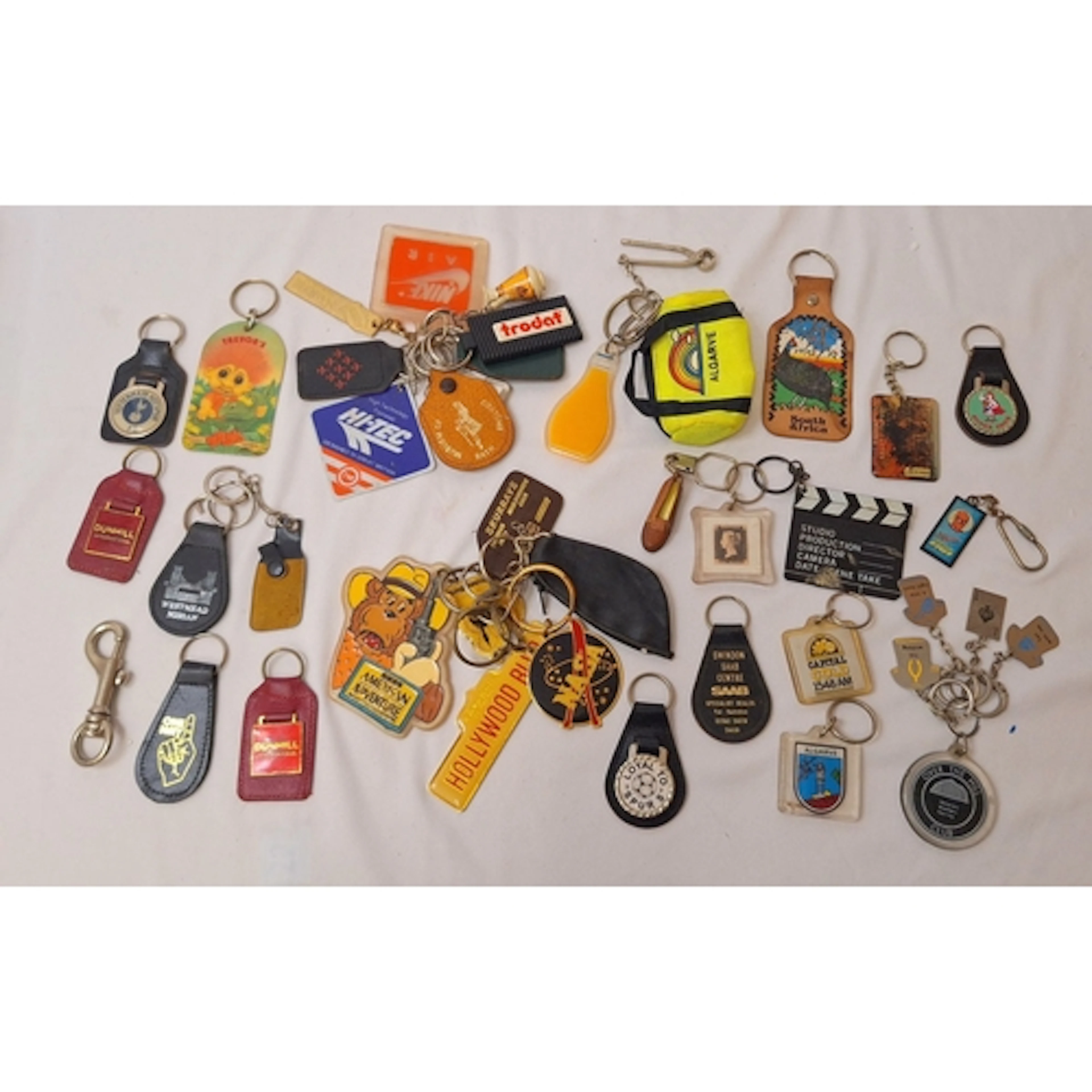 Vintage Keyrings incl. Nissan, The Algarve, Hi Tech, America...