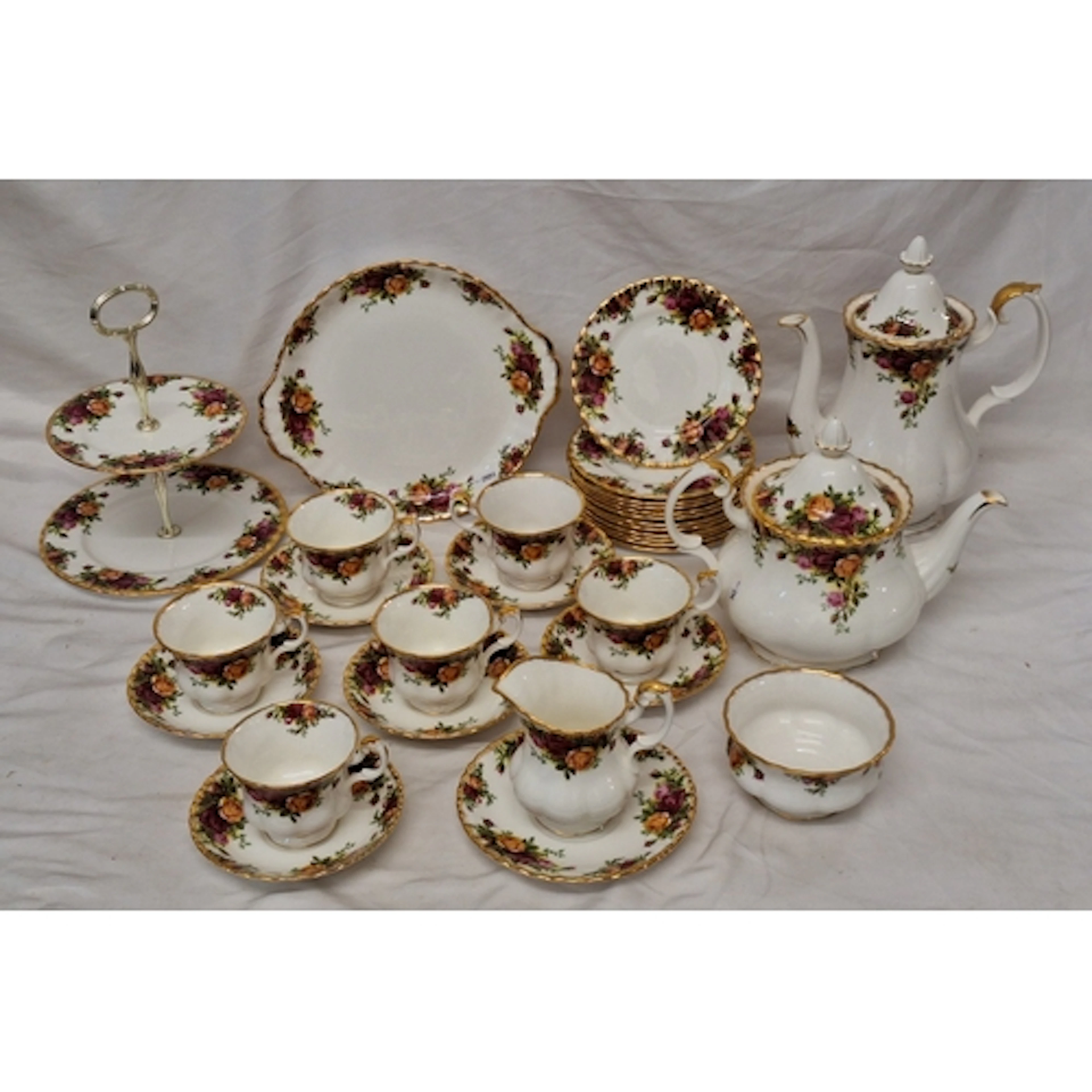 Royal Albert Country Roses Teapot, Coffee Pot, 6 cups, 6 lar...