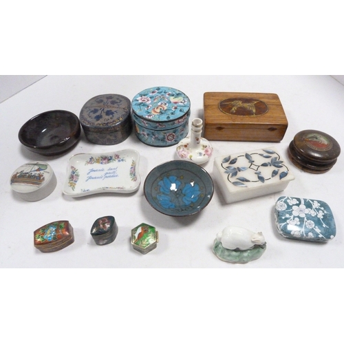 Decorative collection of porcelain and ceramics to include e...