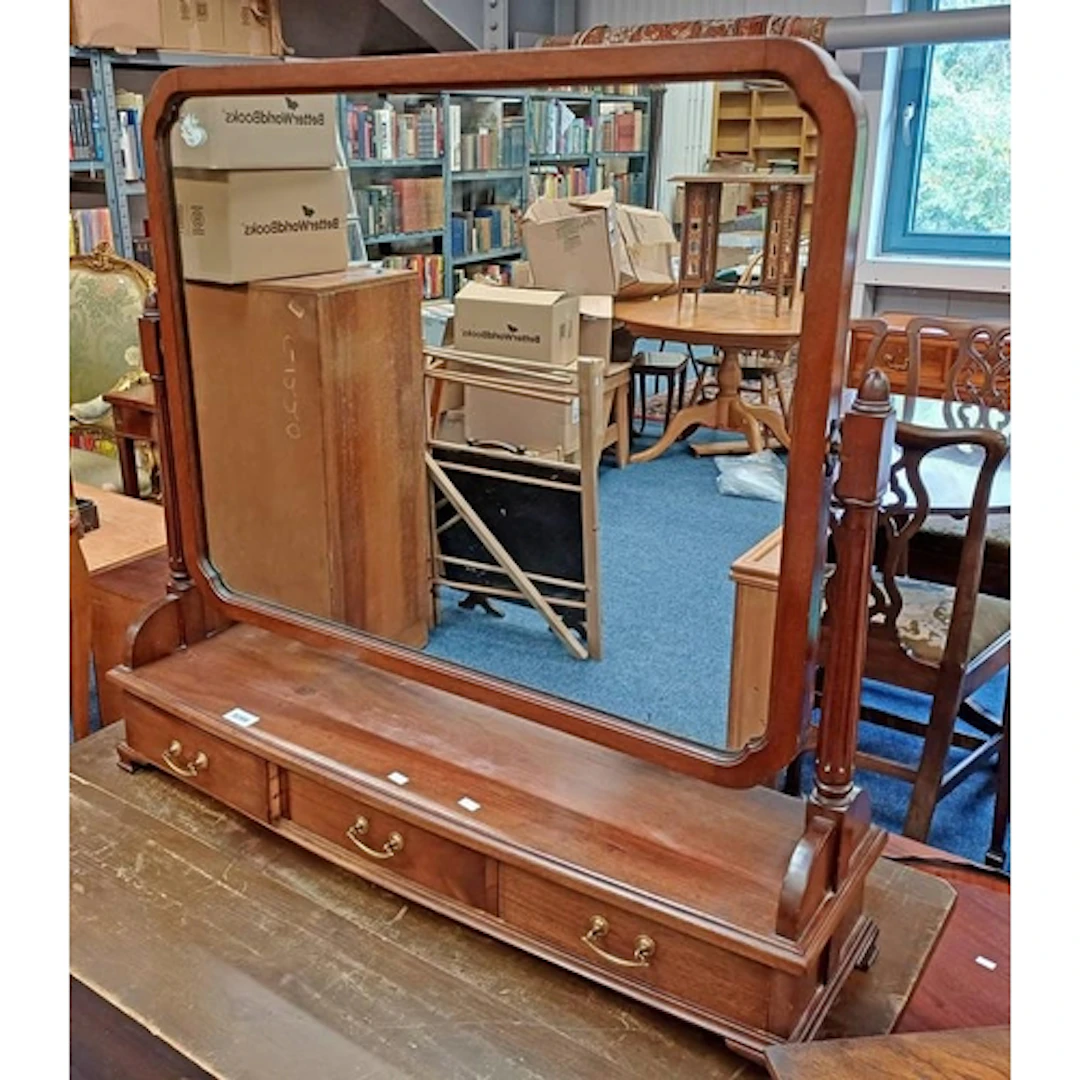 MAHOGANY DRESSING TABLE MIRROR WITH 3 DRAWERS TO BASE