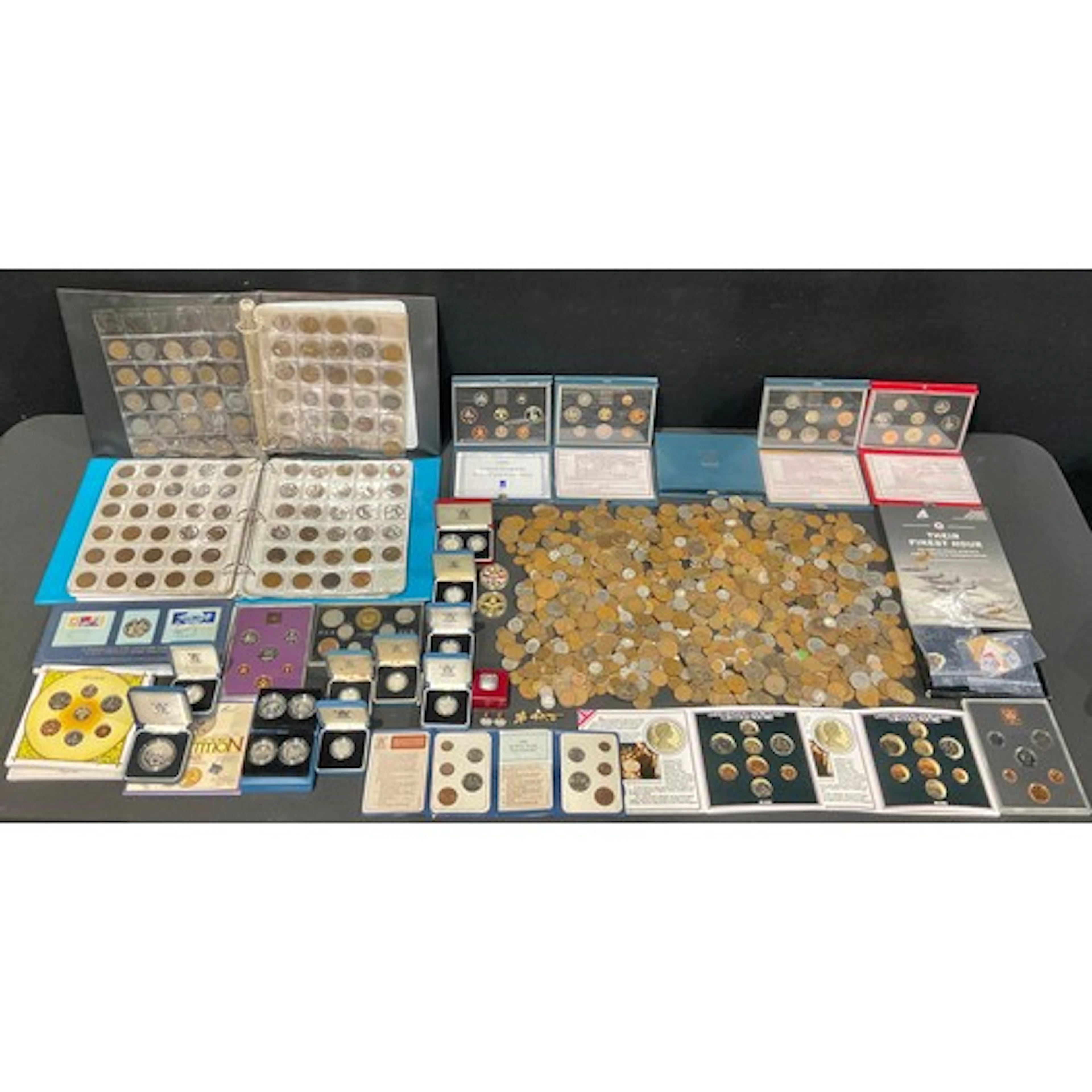 Coins – An extensive collection of mainly UK coinsd includin...