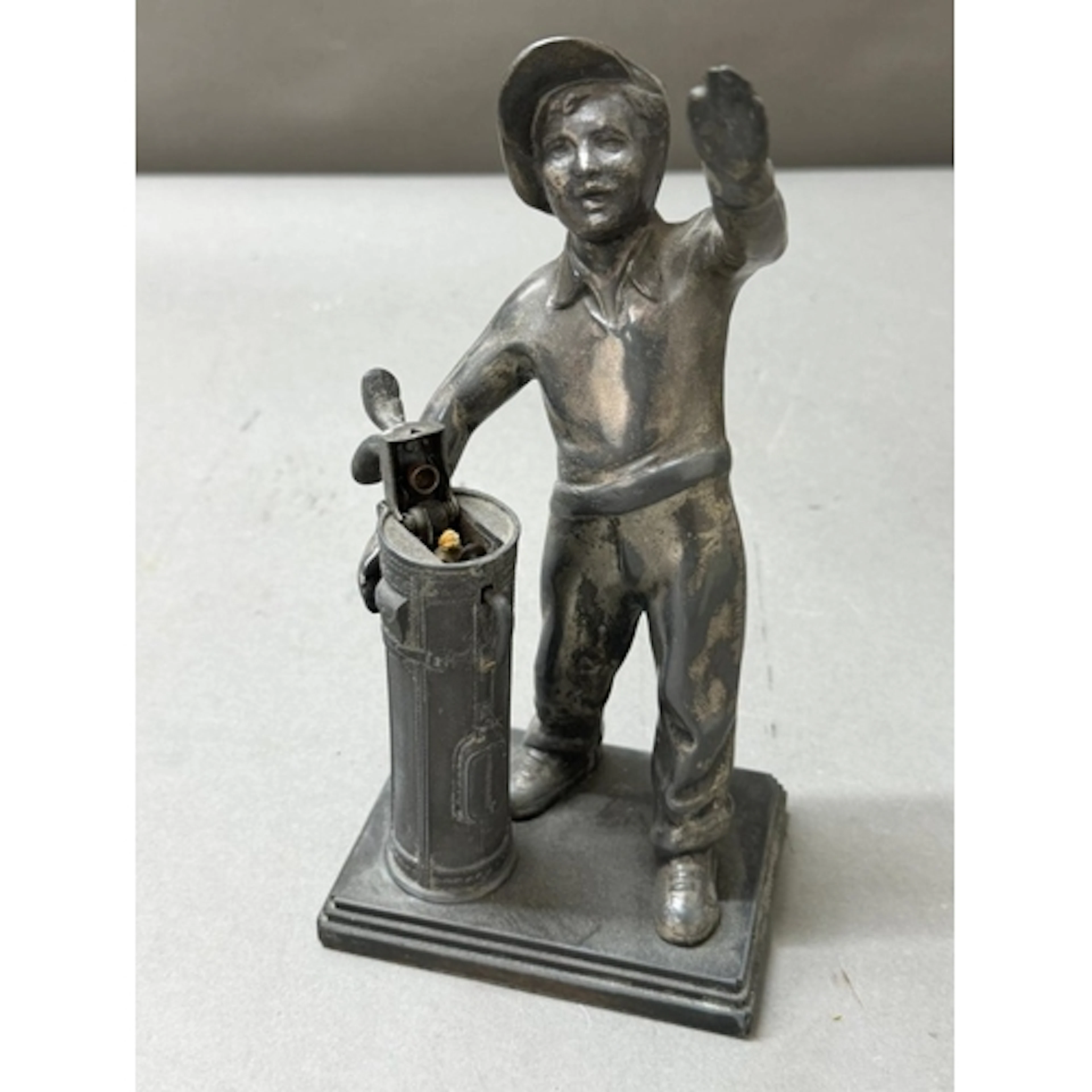 Negbaur Golf Caddy table lighter, golf bag has integral ligh...