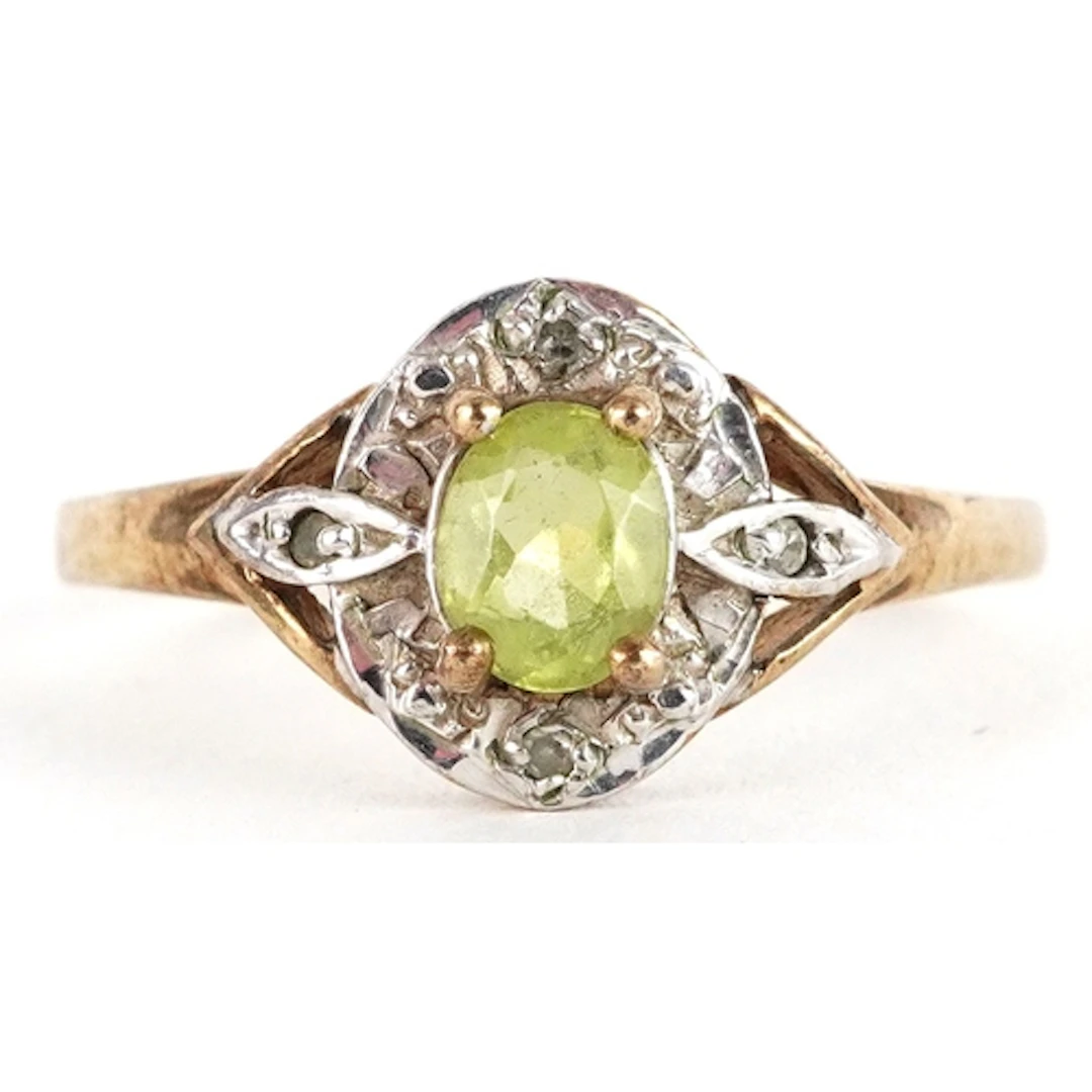 9ct gold green and clear stone cluster ring, size K/L, 1.4g.