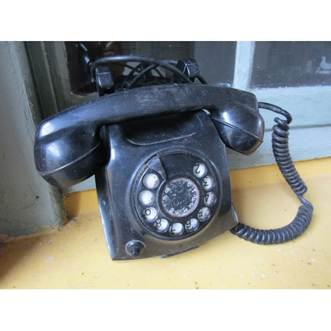 Vintage Wall Mounted Finger Dial Telephone Full Size