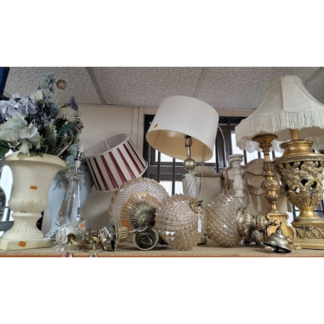 A QUANTITY OF LAMPS, LIGHT FITTINGS, CANDLE HOLDERS, ETC, to...