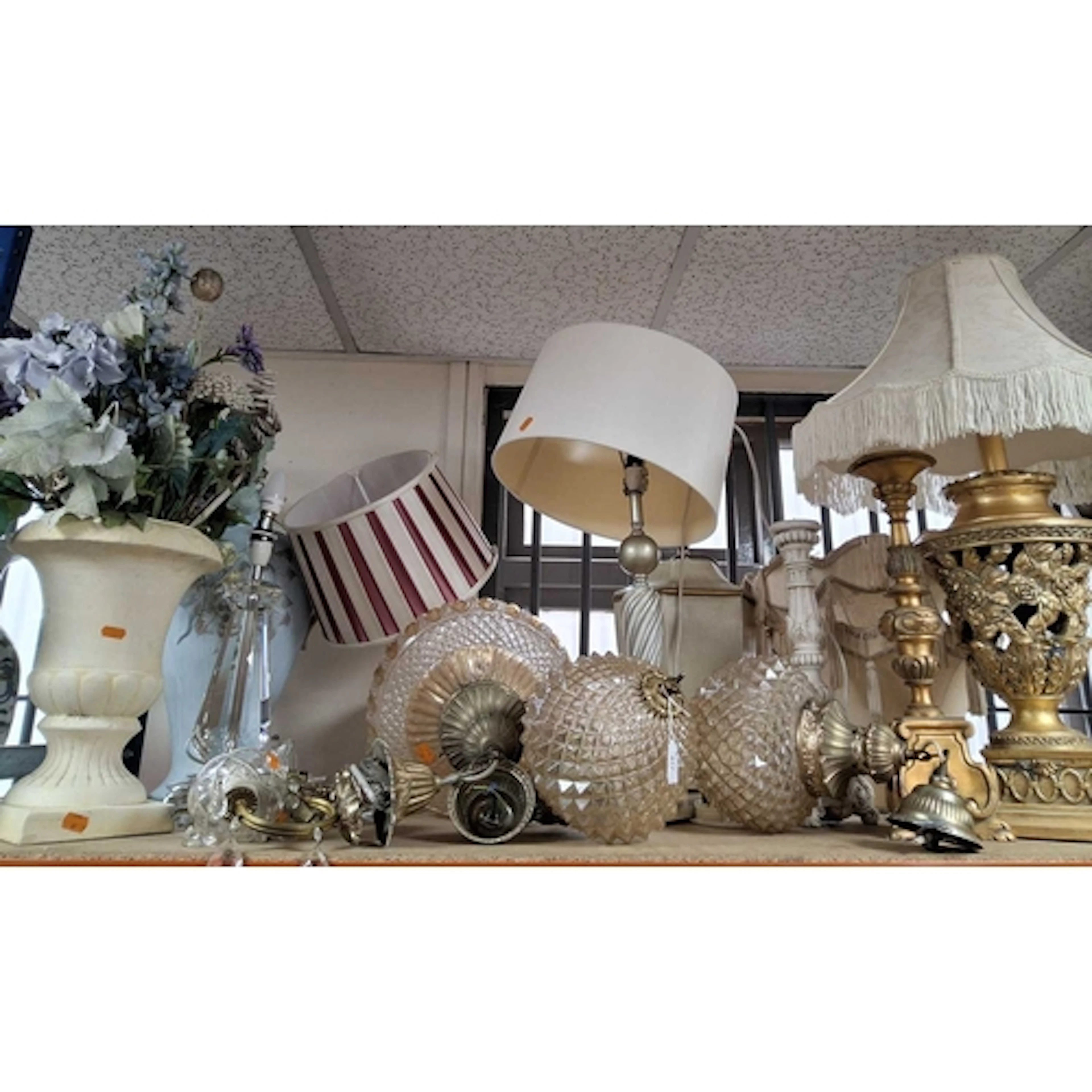 A QUANTITY OF LAMPS, LIGHT FITTINGS, CANDLE HOLDERS, ETC, to...