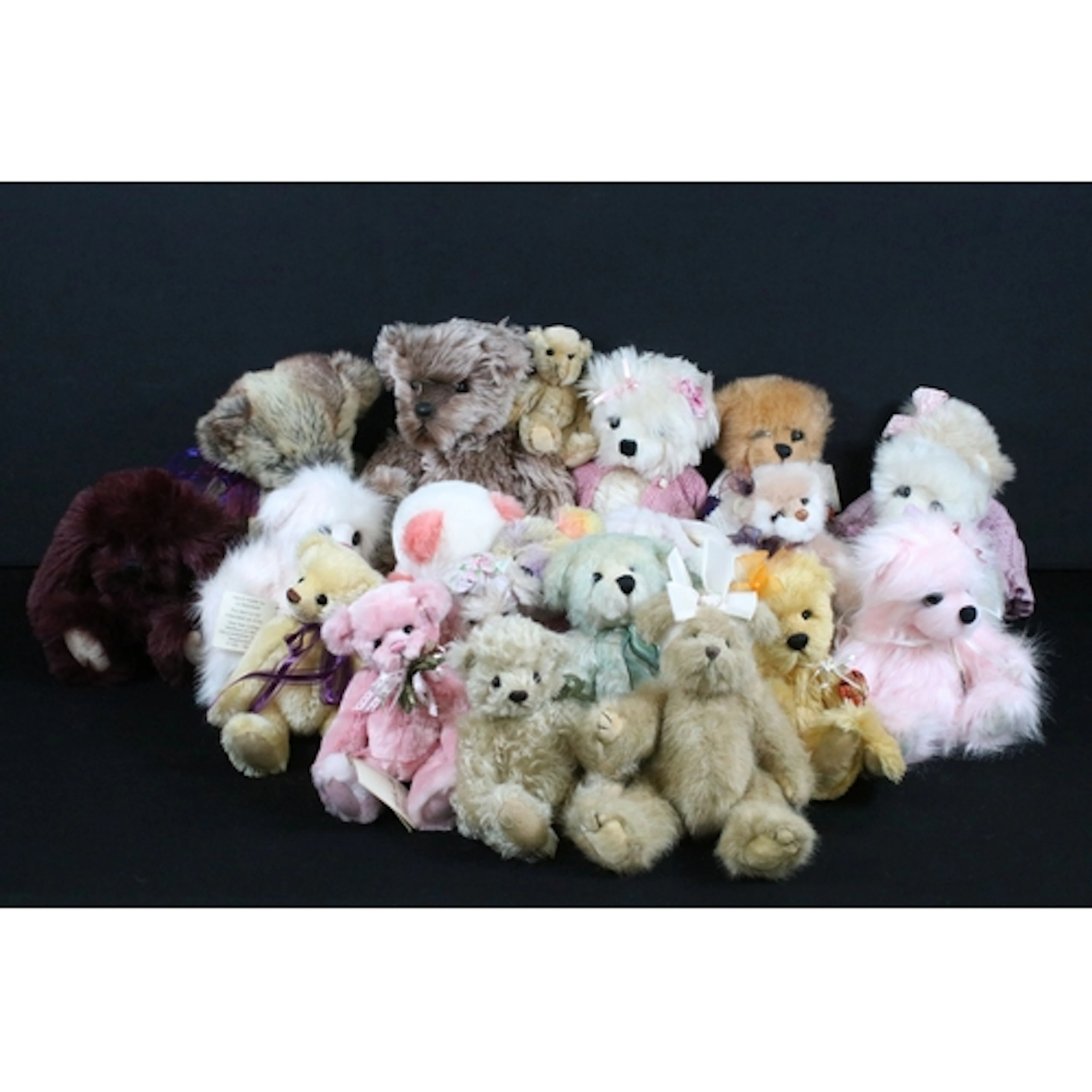 Collection of teddy bears including Miniature Artist teddy b...
