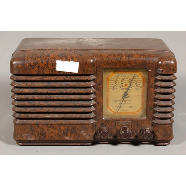 Pilot Radio Ltd, Little Maestro vacuum tube table radio with...