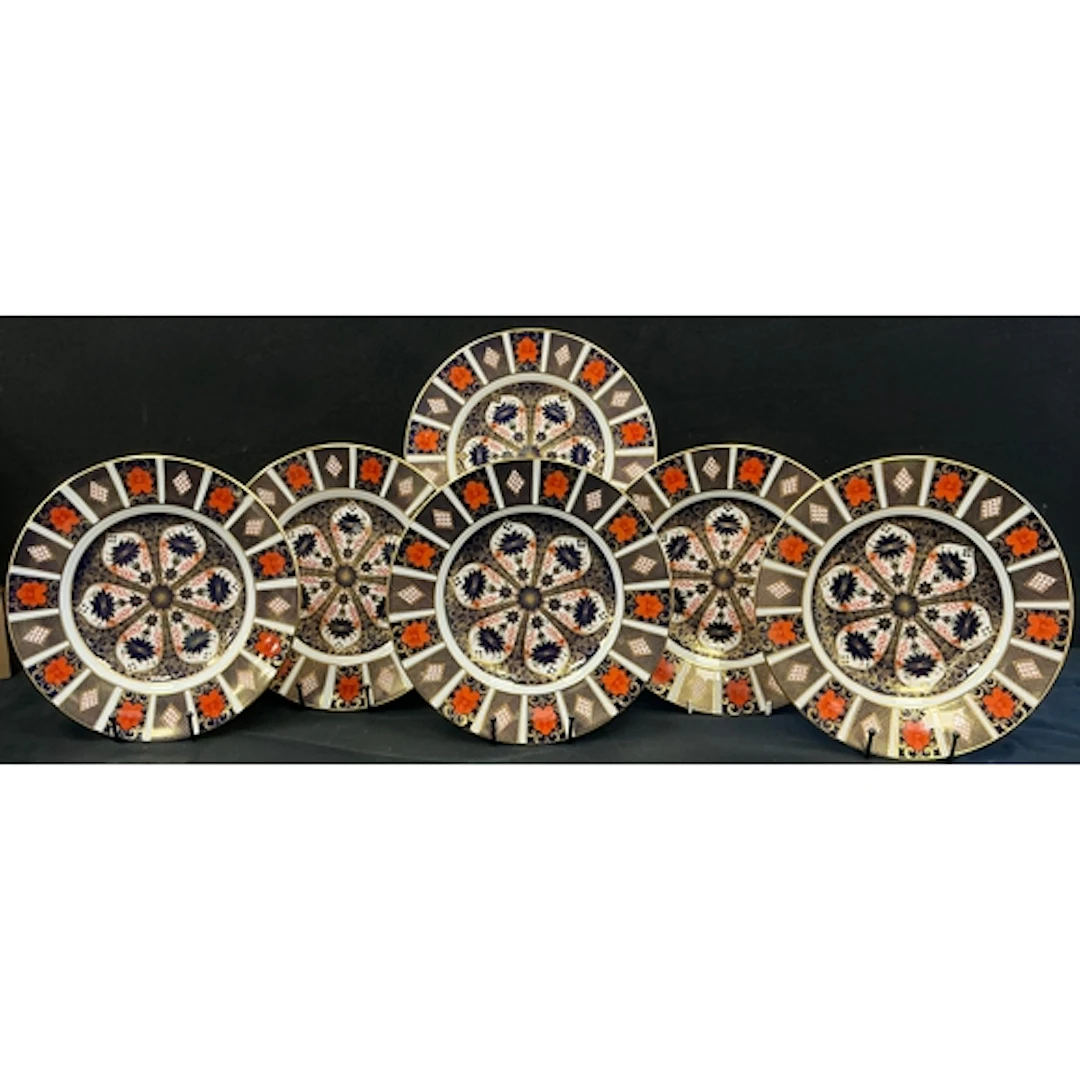 Six royal crown Derby 1128 pattern dinner plates, 26.8cm dia...
