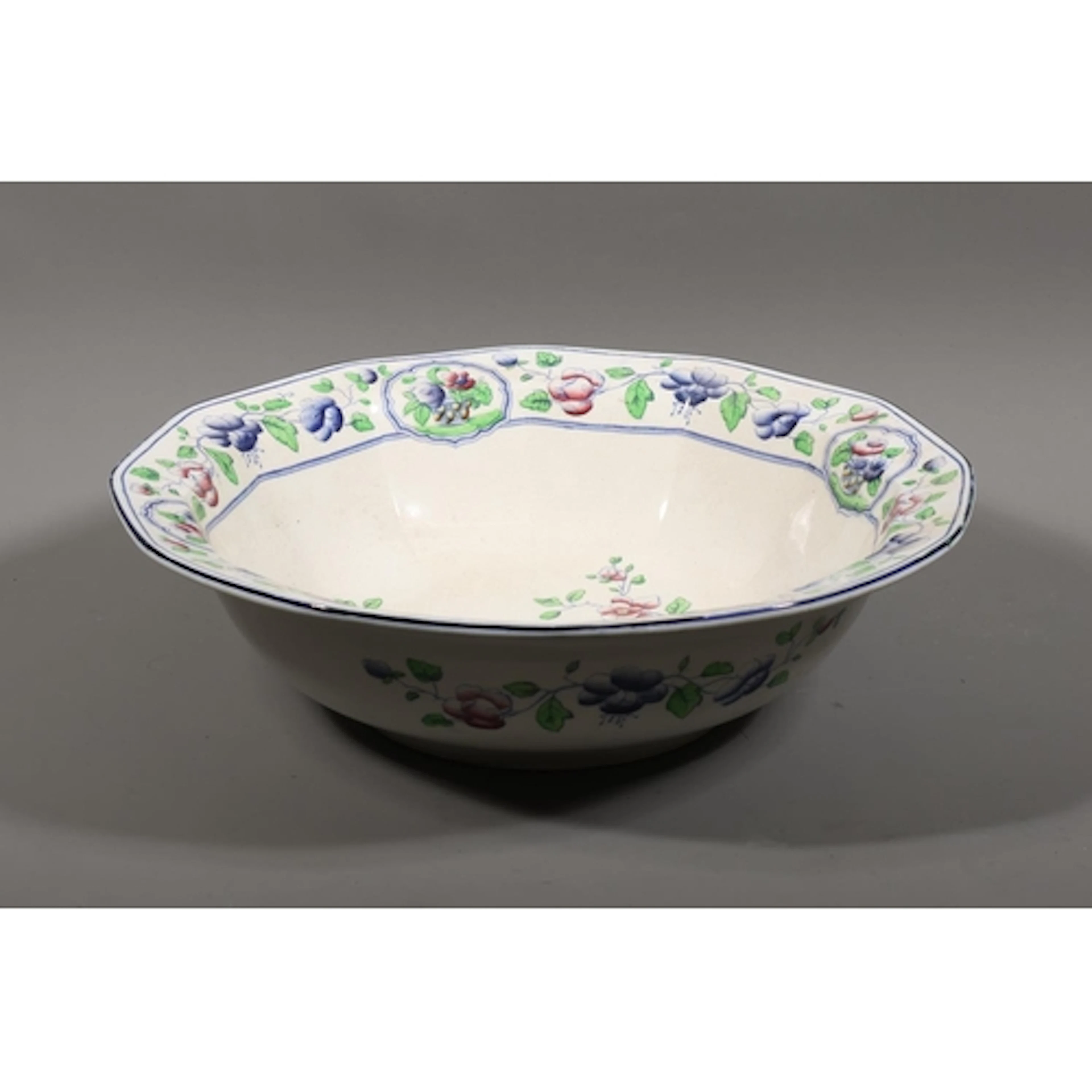 Coronaware Old Woodstock basin decorated with hoho bird and ...