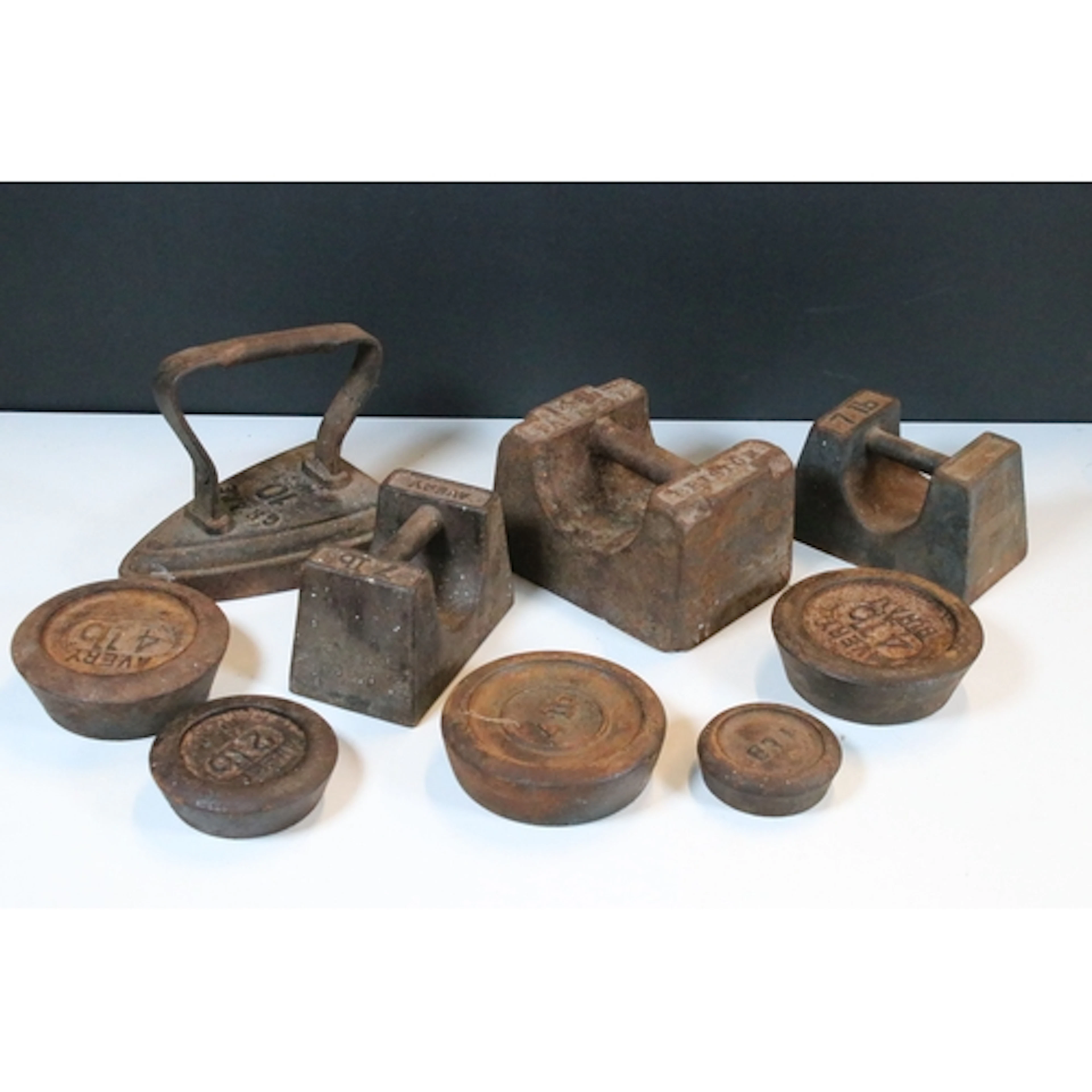 Box of vintage weights, 4 Avery weights 7lb, 4lb and 2lb, P...