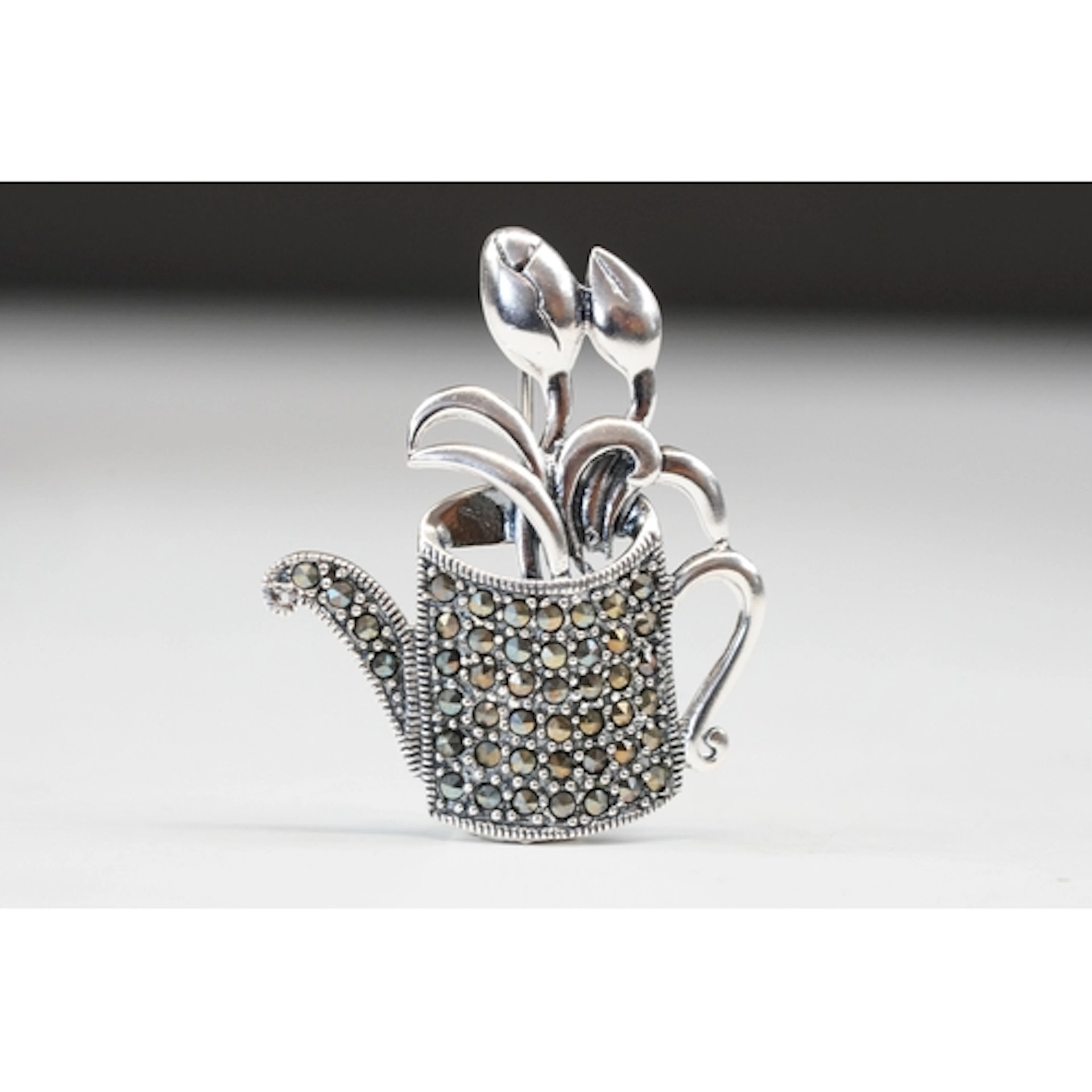 Silver and marcasite brooch, 3.5cm long