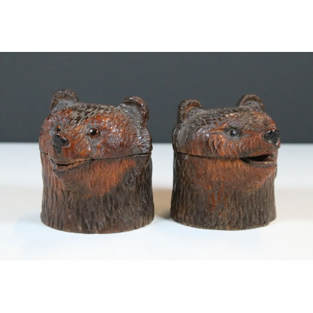 Pair of late 19th/early 20th century carved Black Forest bea...
