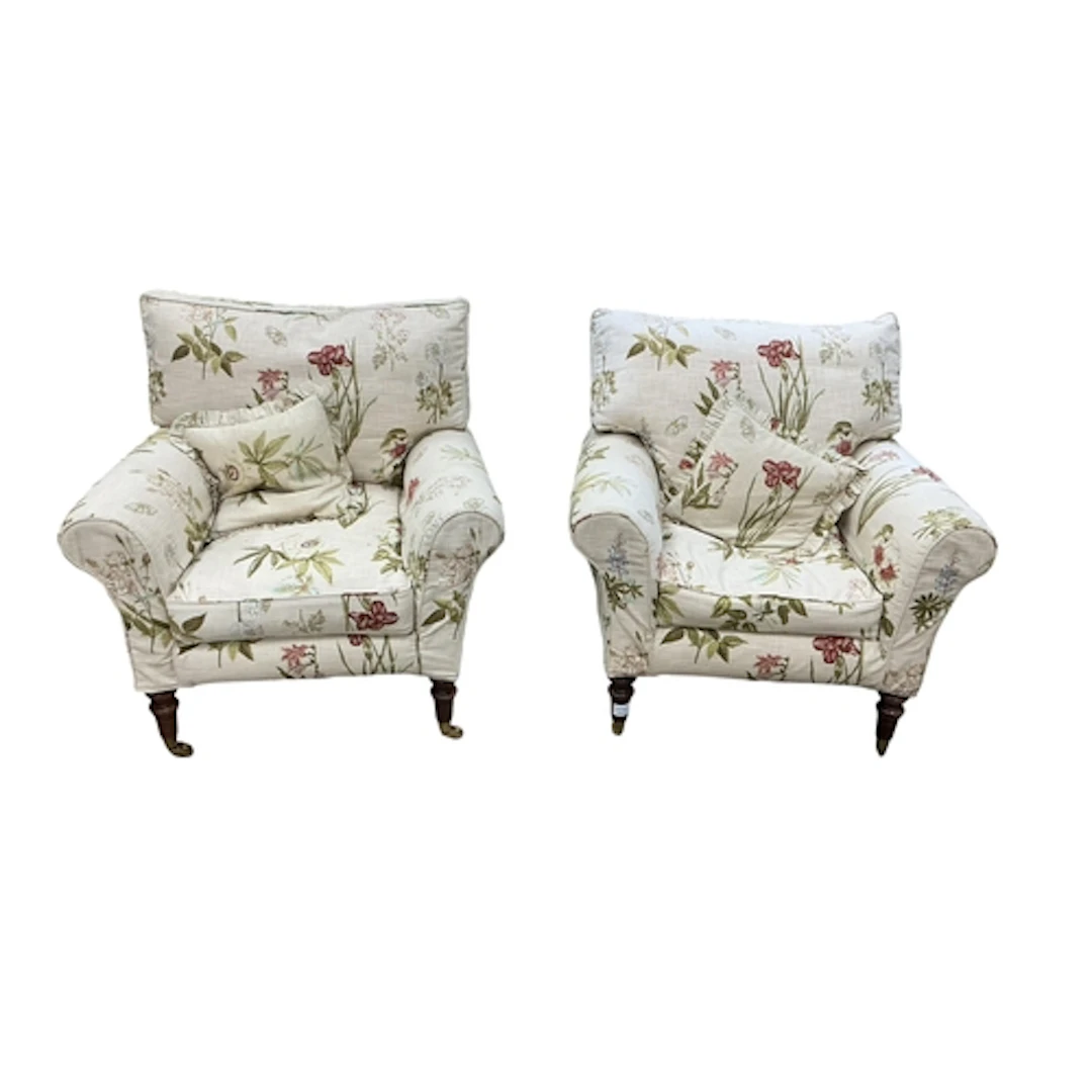 A pair of modern armchairs, width 85cm, depth 80cm, height 9...