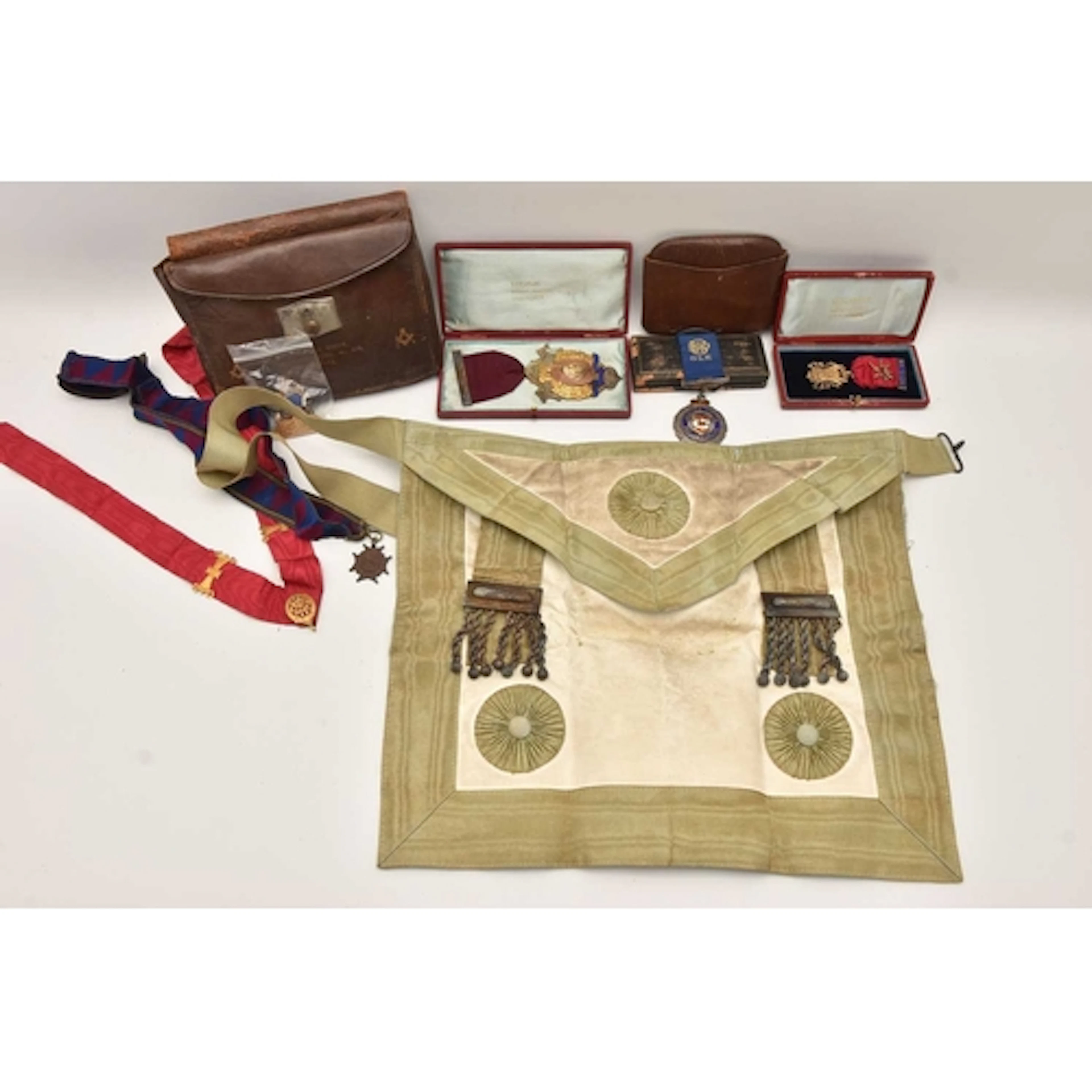 A BOX OF ASSORTED EARLY 20TH CENTURY 'R.A.O.B' AND 'A.O.D' R...