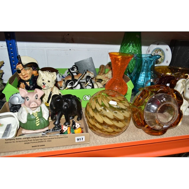 A COLLECTION OF DECORATIVE GLASS AND CERAMICS to include a g...