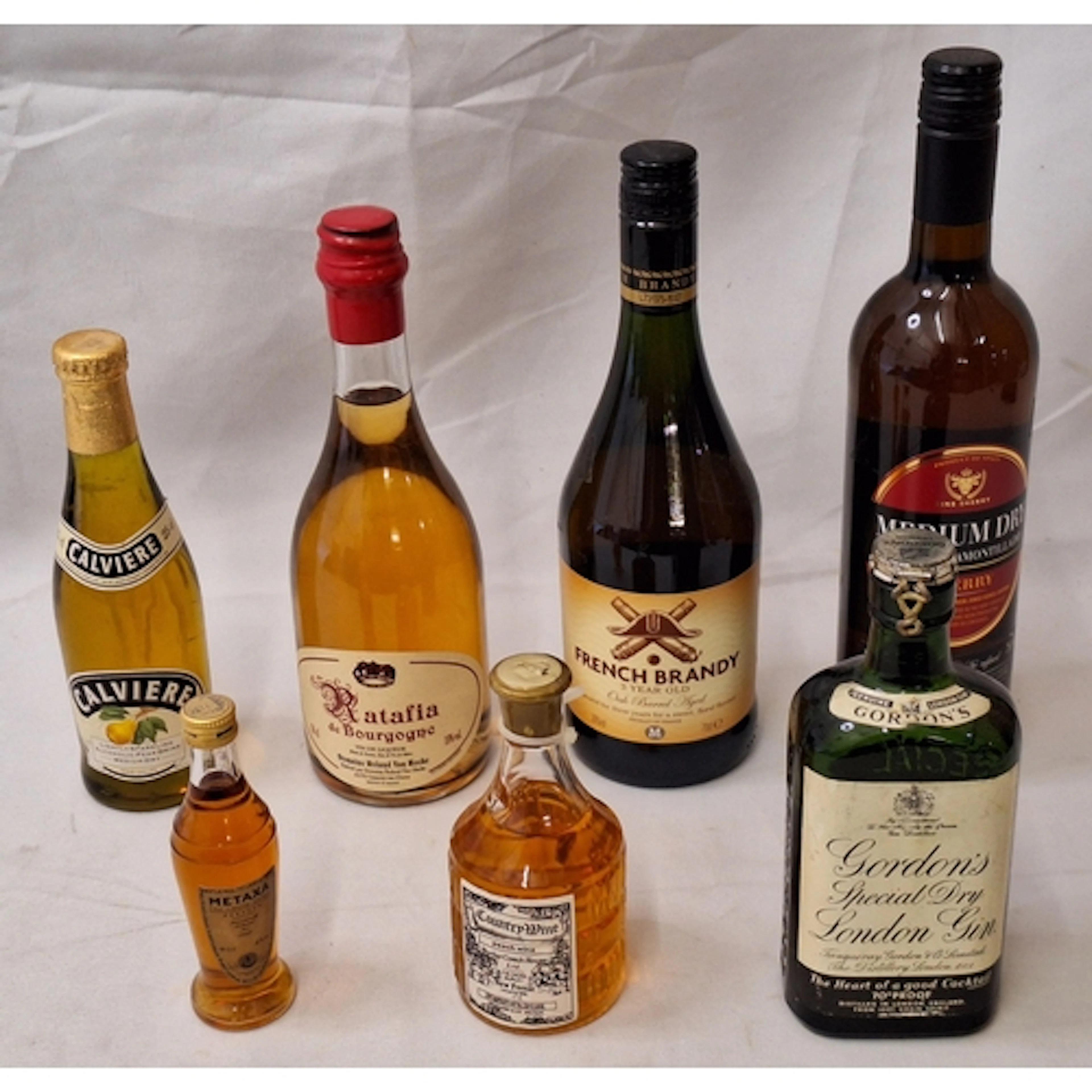 Bottles incl. French Brandy, Ratafia de bourgogne vin de liq...