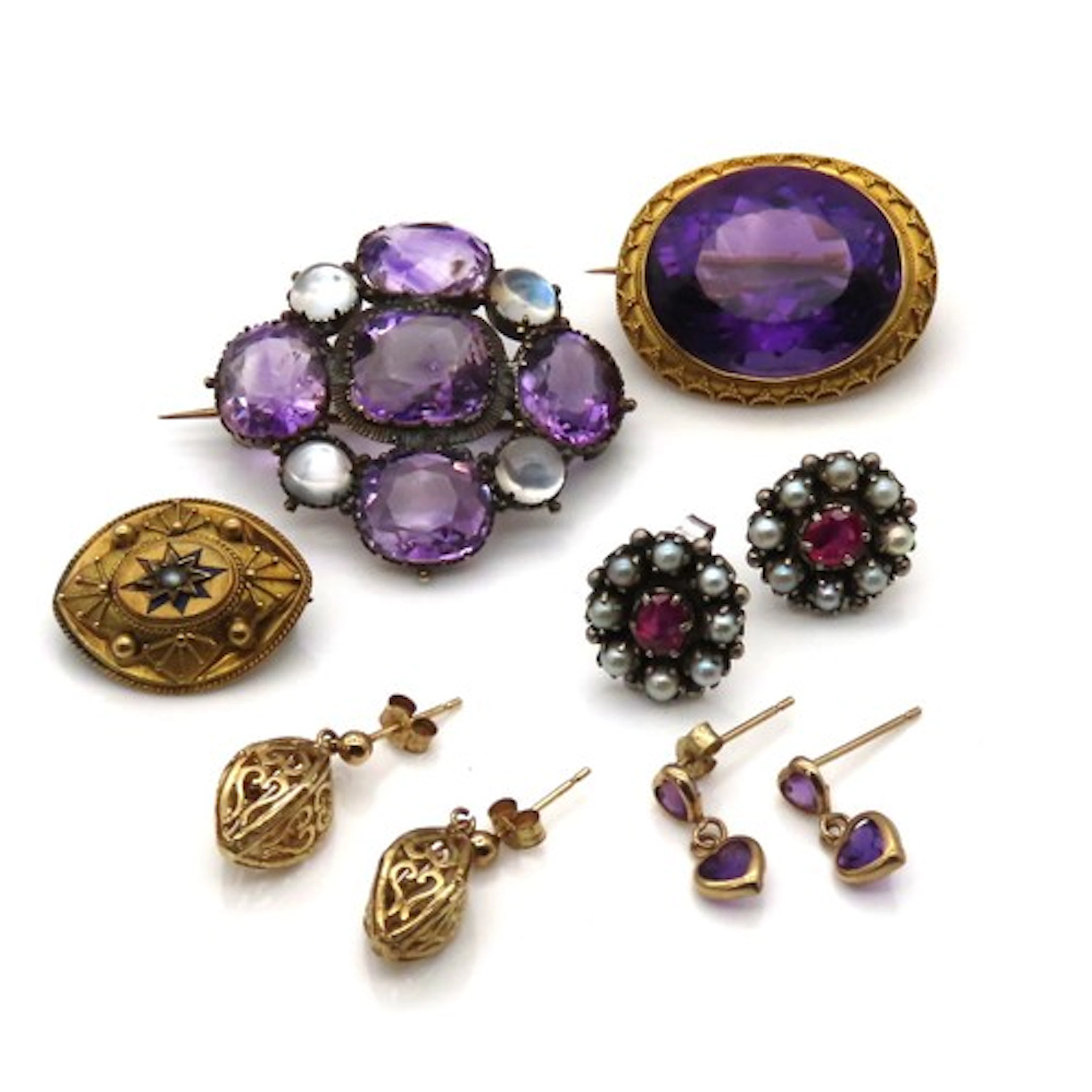 A mixed collection of Victorian style jewellery, to include ...