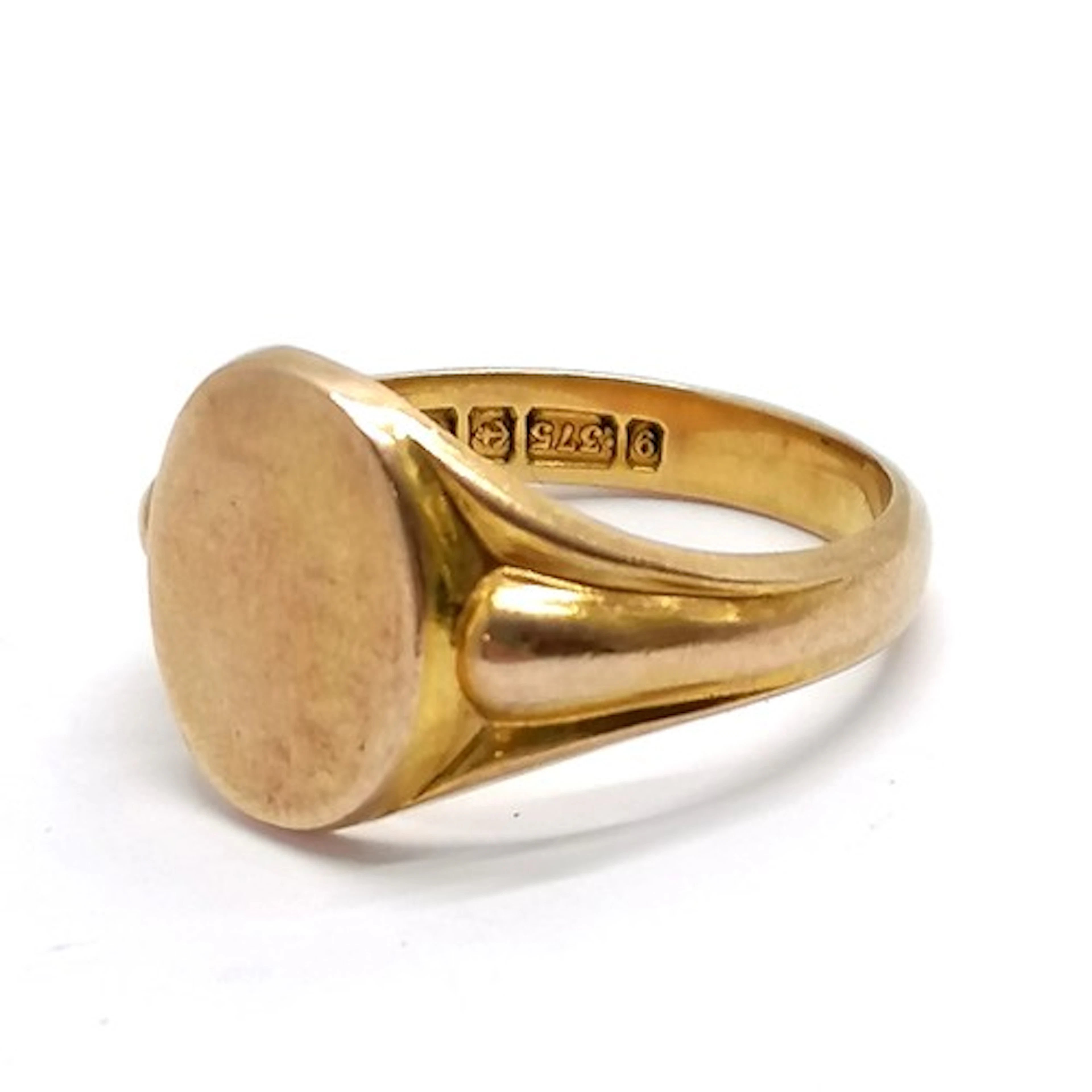 9ct hallmarked gold undedicated oval signet ring - size T & ...