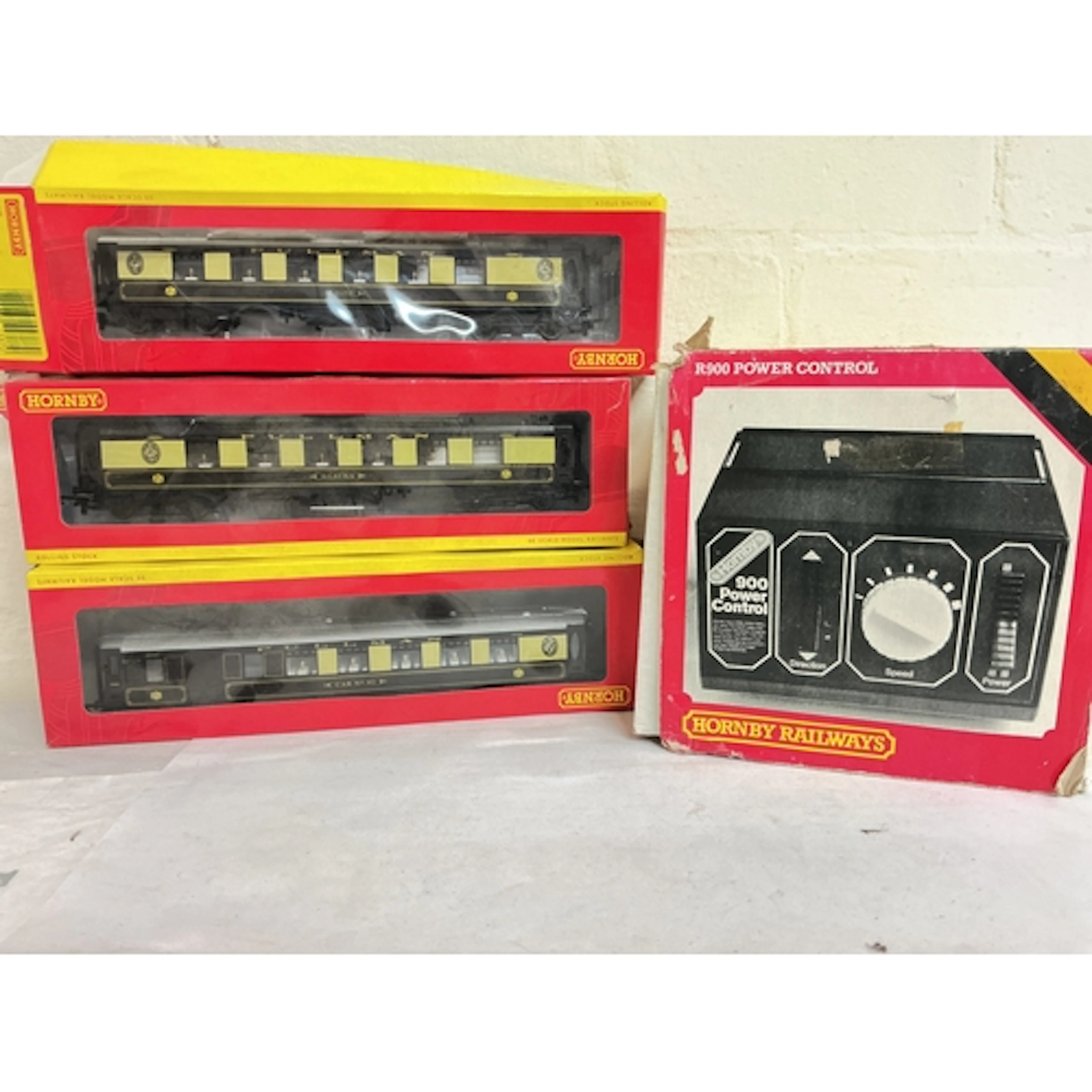 A Small Collection Of Boxed 00 Gauge Hornby Coaches, A Power...
