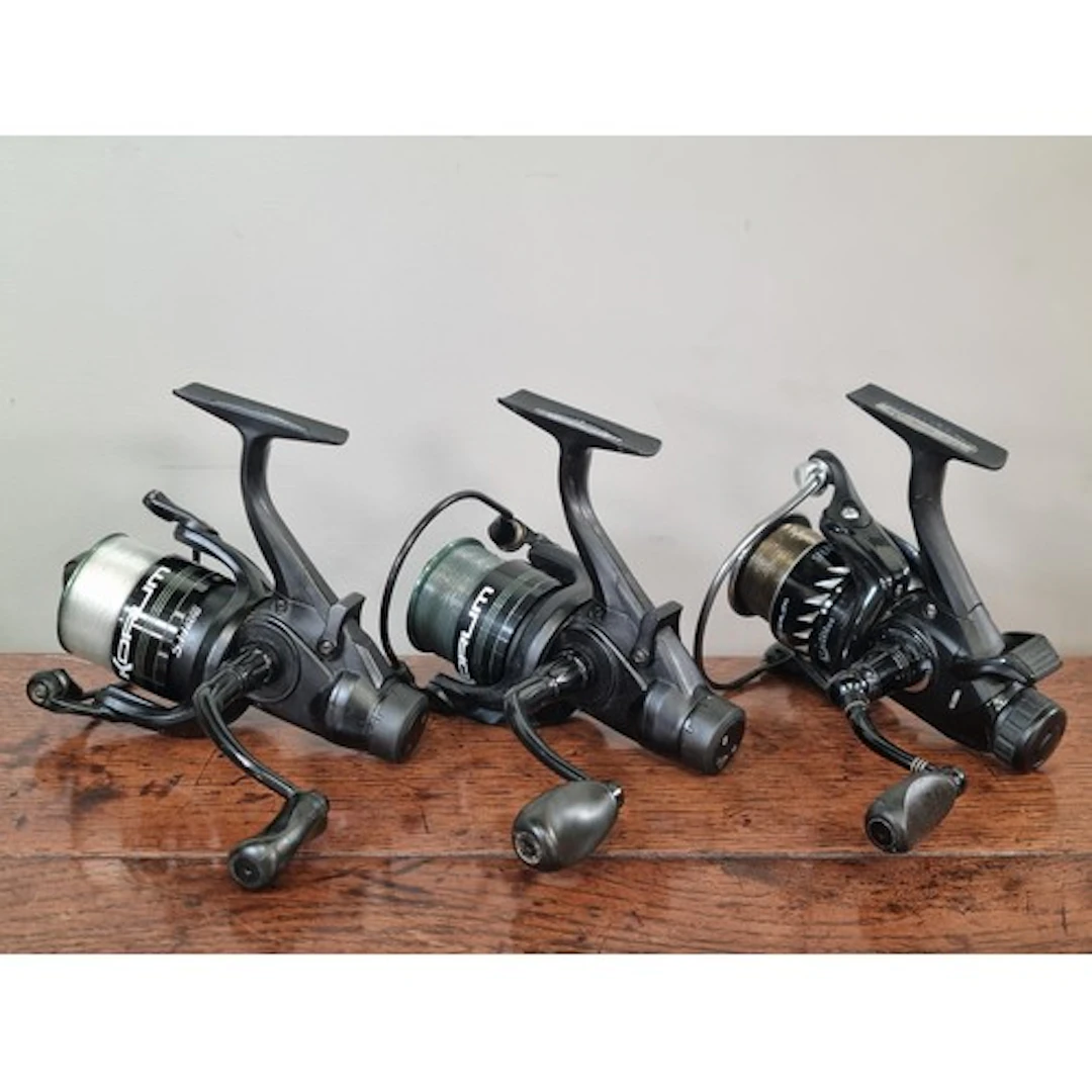 Three Korum Method Runner KMR 3000 Match Fishing Reels conta...