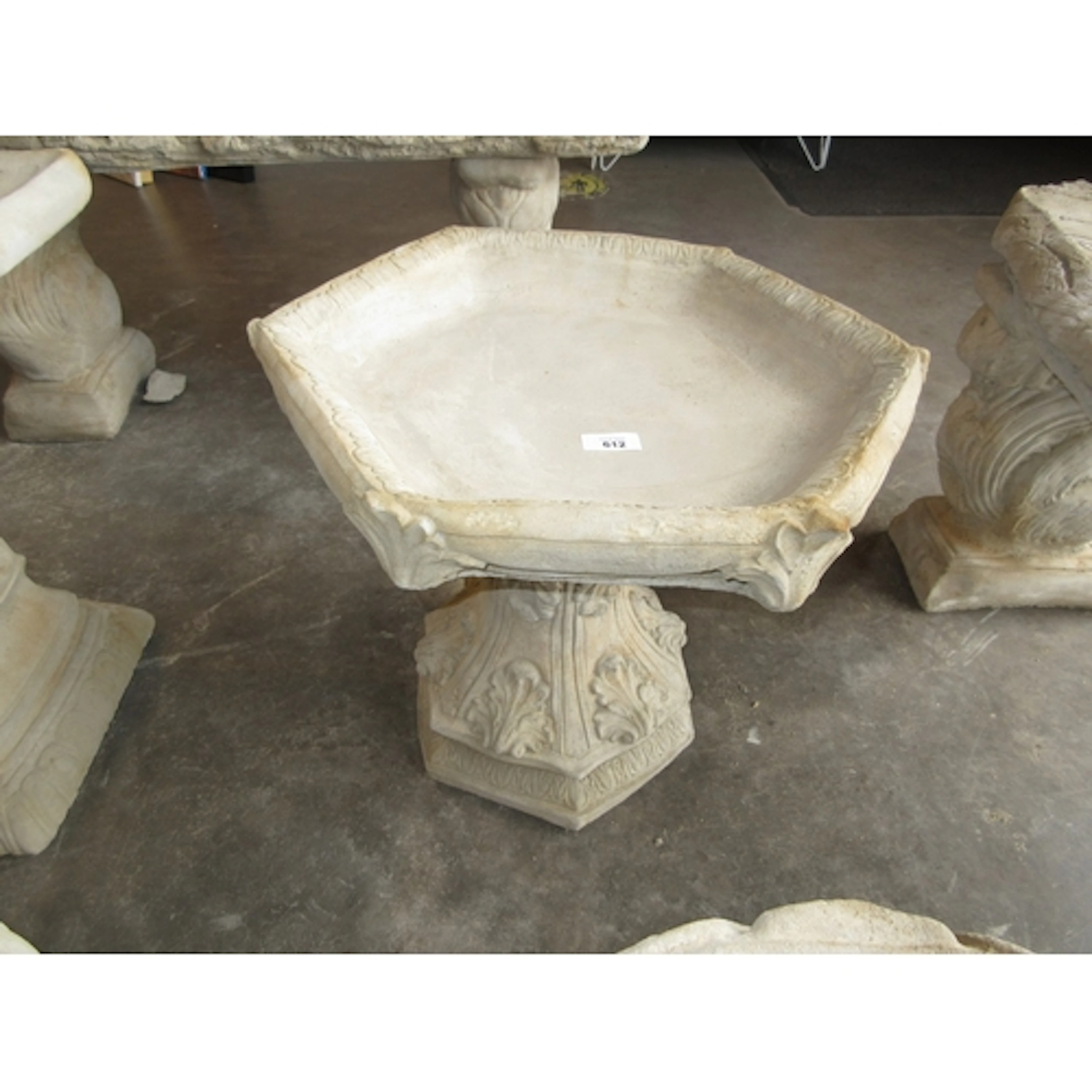 Small Classical Bird Bath
