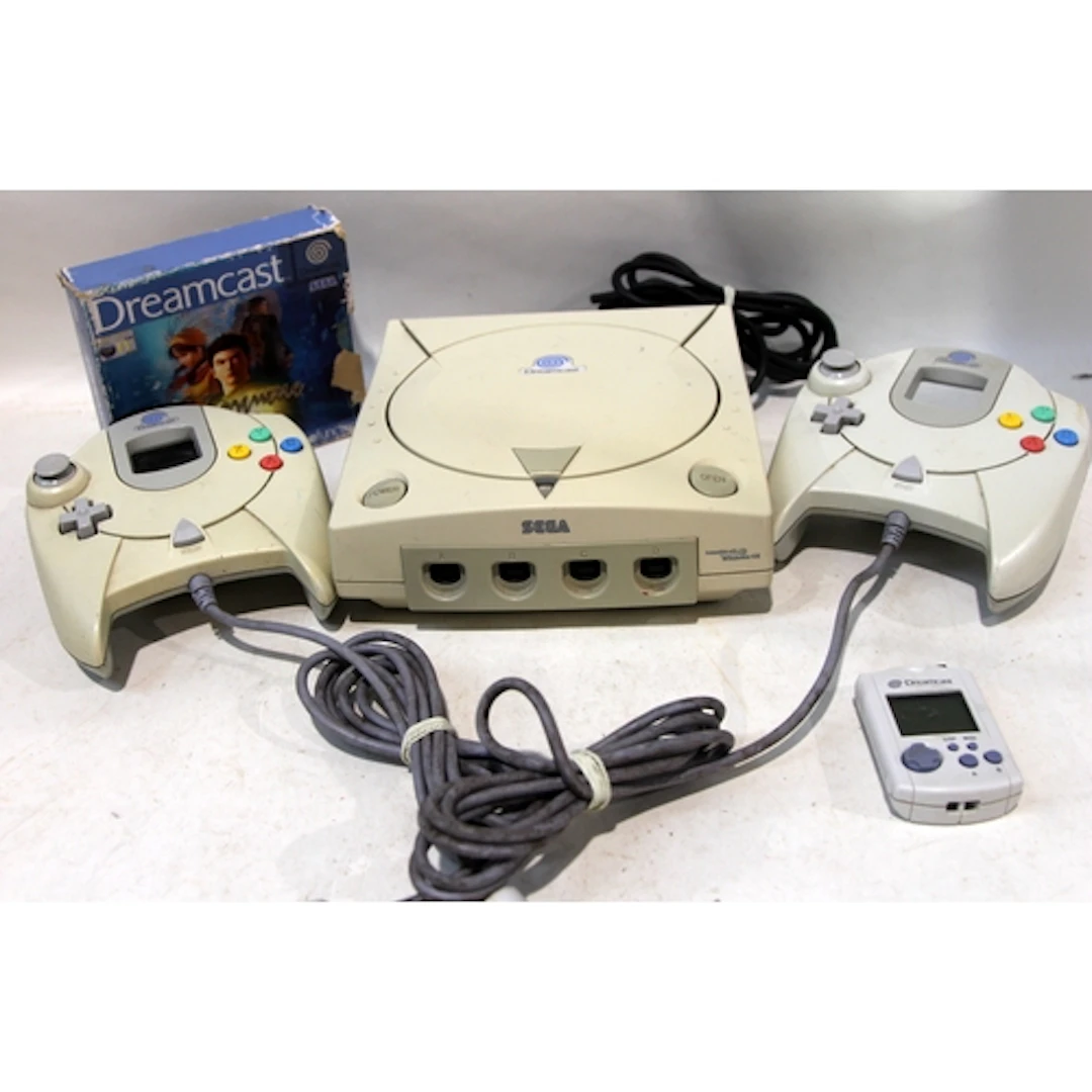 Vintage Sega Dreamcast games console c/w 2 controllers and S...
