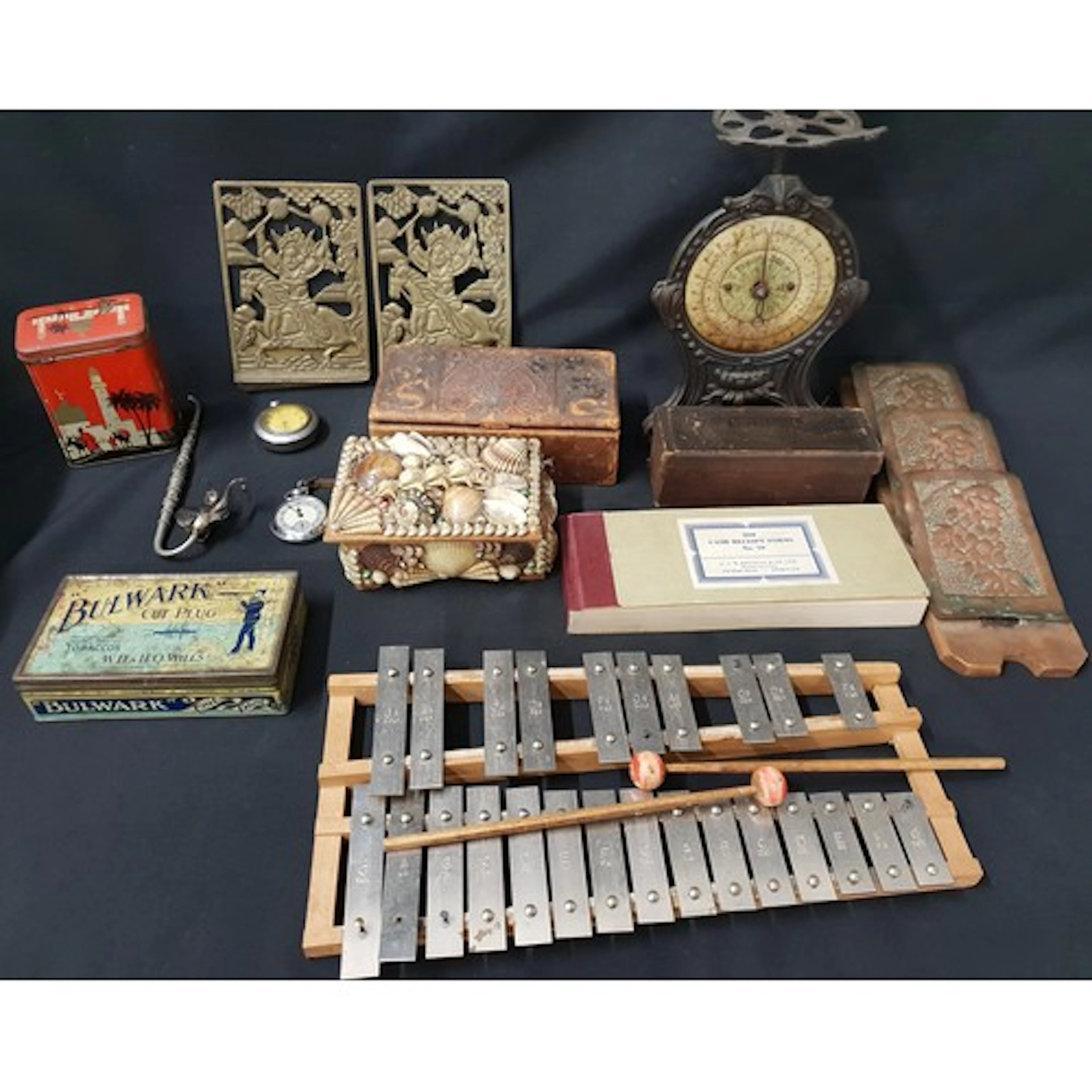 ASSORTMENT OF VINTAGE AND ANTIQUE COLLECTIBLES including Glo...