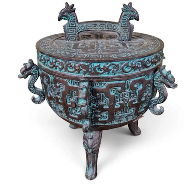 A 20th Century Ice Bucket in the Oriental taste. D 22 x H 30...