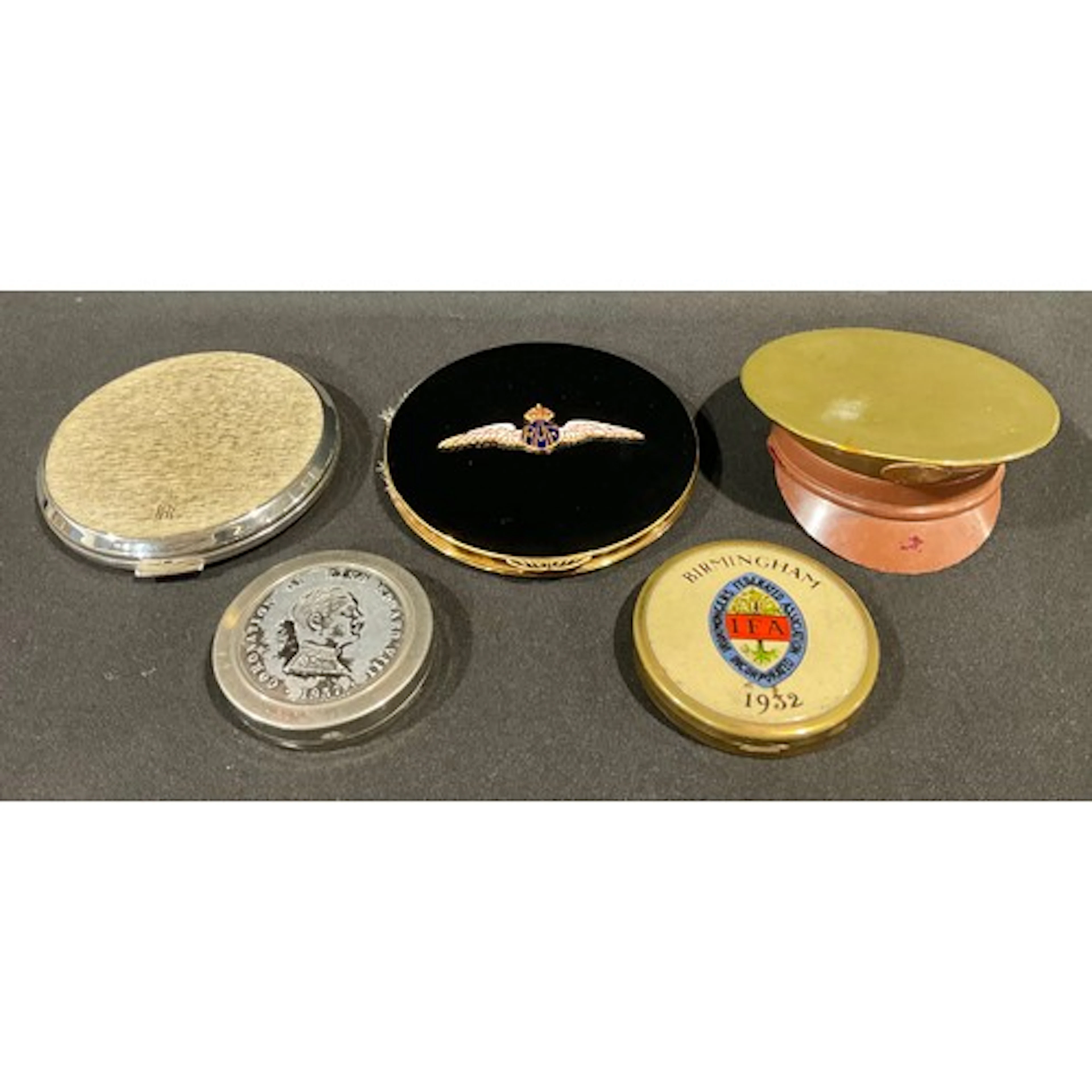 Ladies accessories - a collection of five compacts including...