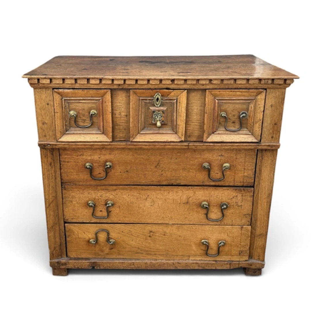 A LATE 18TH CENTURY CONTINENTAL OAK CHEST OF DRAWERS 90cm x ...