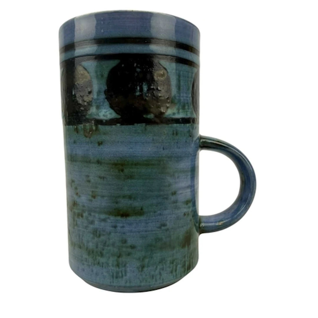 Troika Pottery - A 20th century Cornish studio pottery coffe...