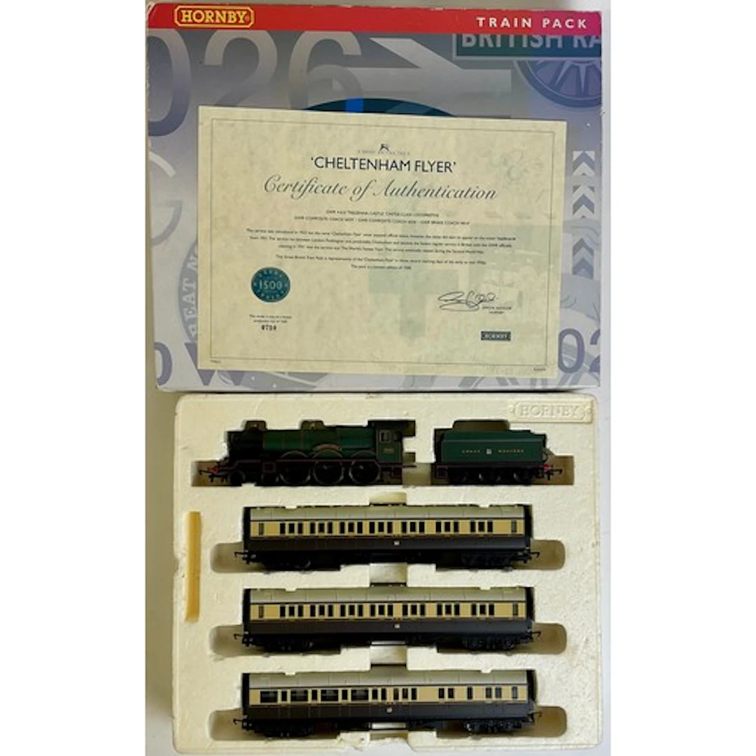 Hornby Model Trains - R2600M Cheltenham Flyer Train Pack, li...