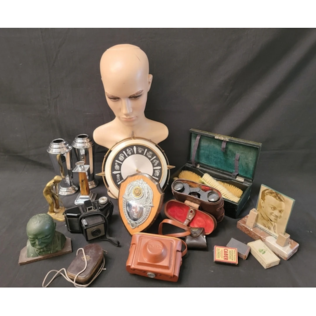 COLLECTION OF GENERAL COLLECTABLES including Metamec zodiac ...