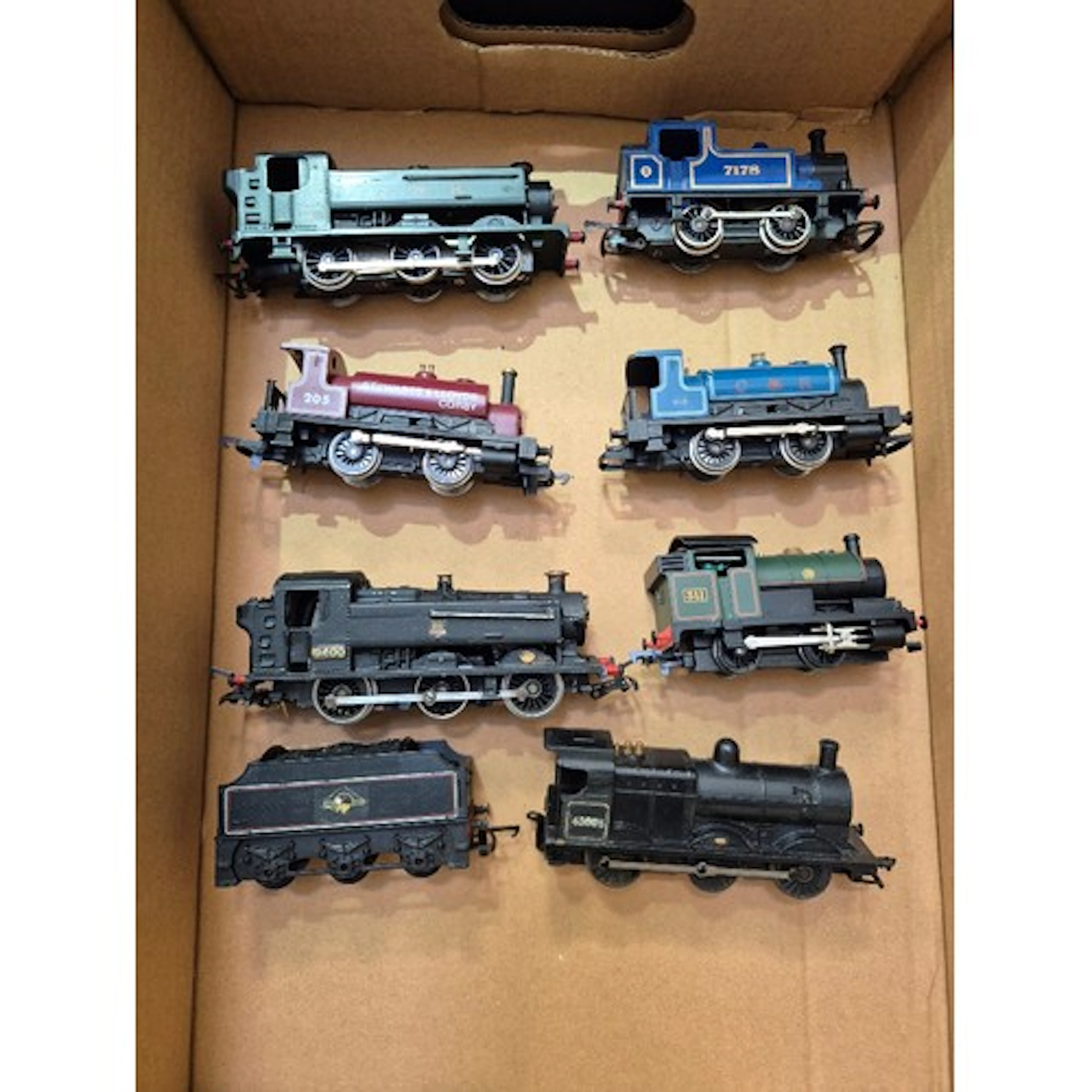A group of assorted model train engines to include Hornby, G...